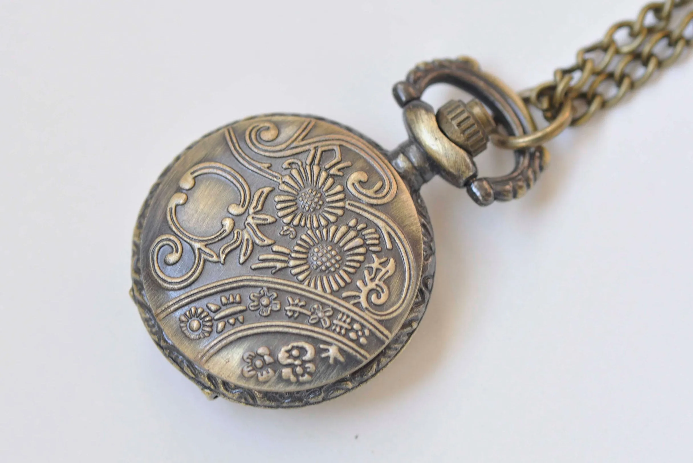 1 PC Antique Bronze Cut Out Flower Pocket Watch Necklace 27mm A426
