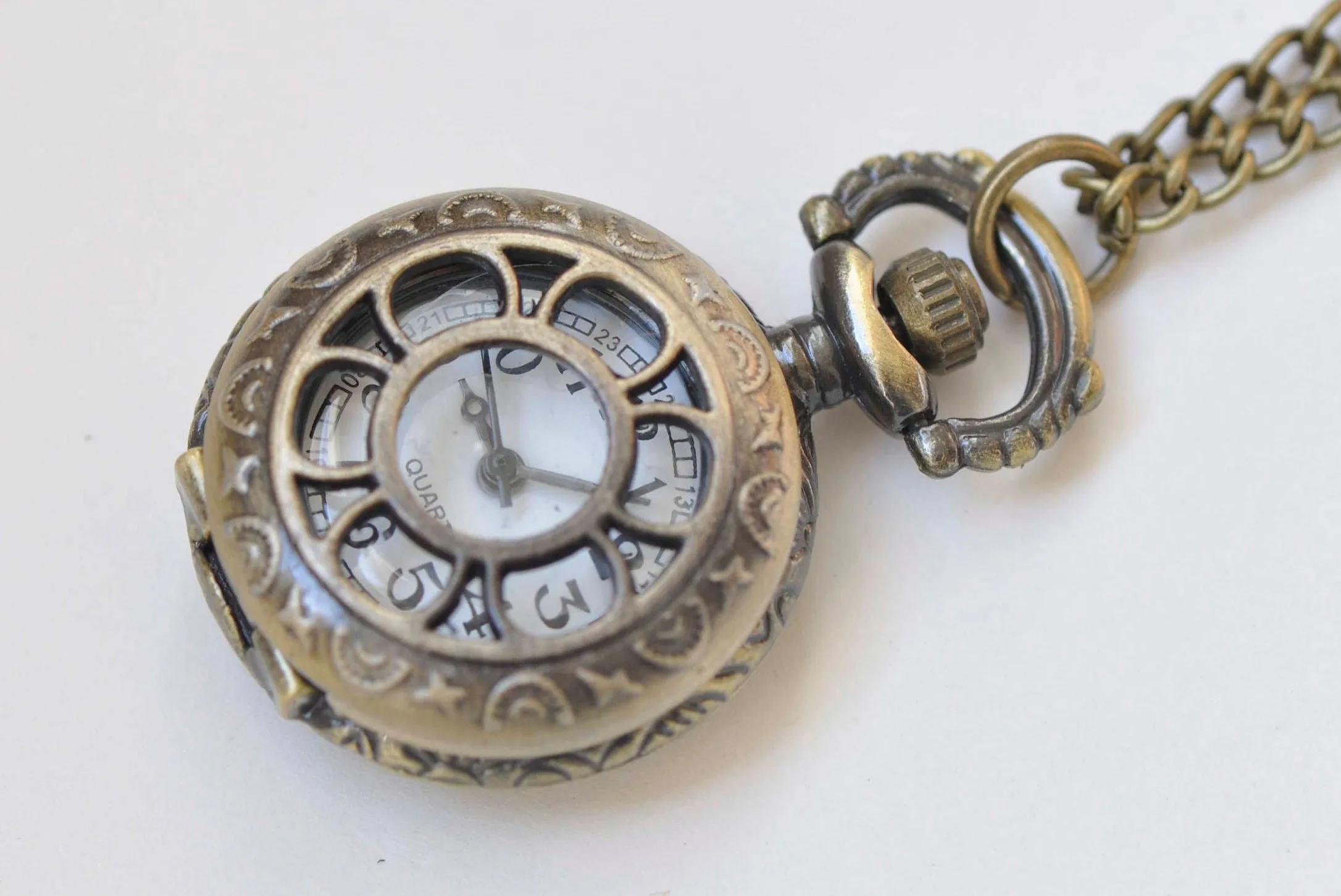 1 PC Antique Bronze Cut Out Flower Pocket Watch Necklace 27mm A426