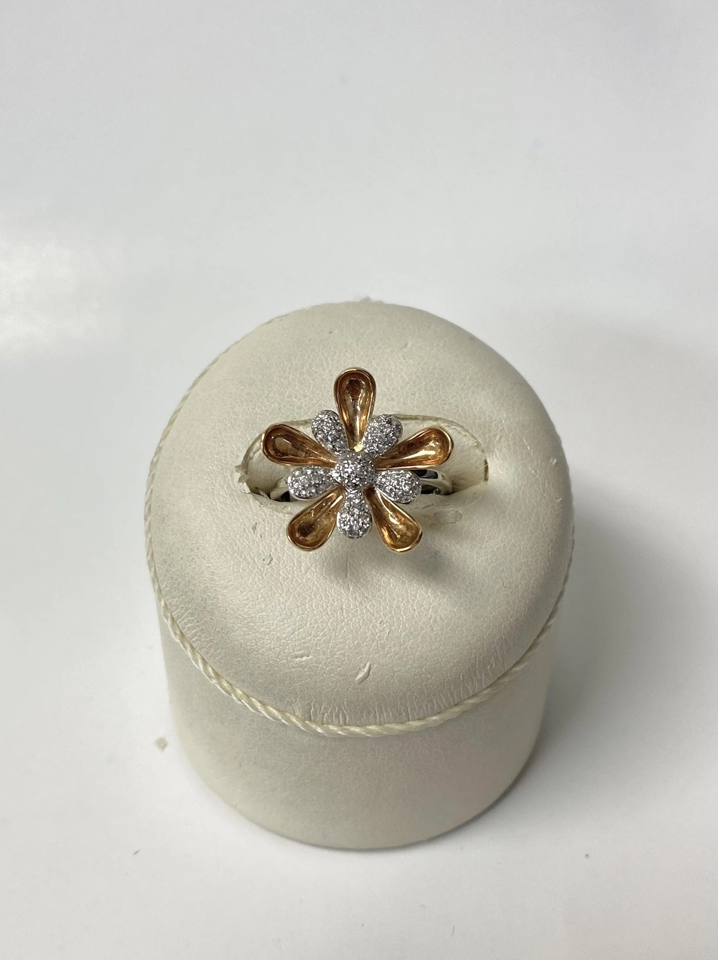 14K Gold and Diamond Flower Ring