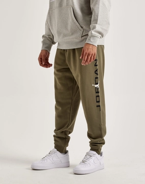 Activewear gear Jordan Essentials Fleece Joggers Fashionable options