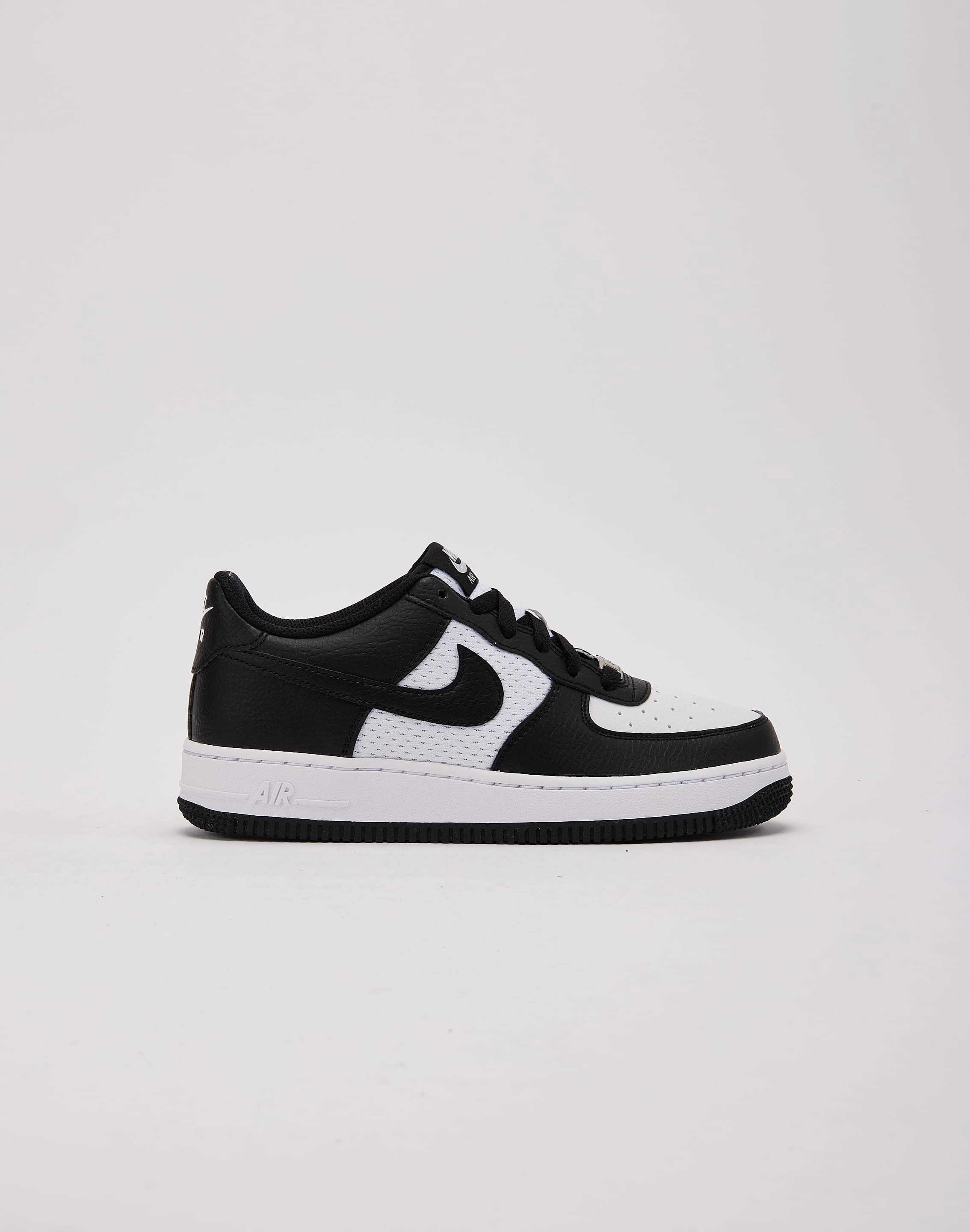Activewear gear Nike Air Force 1 Low Grade-School Casual wear options