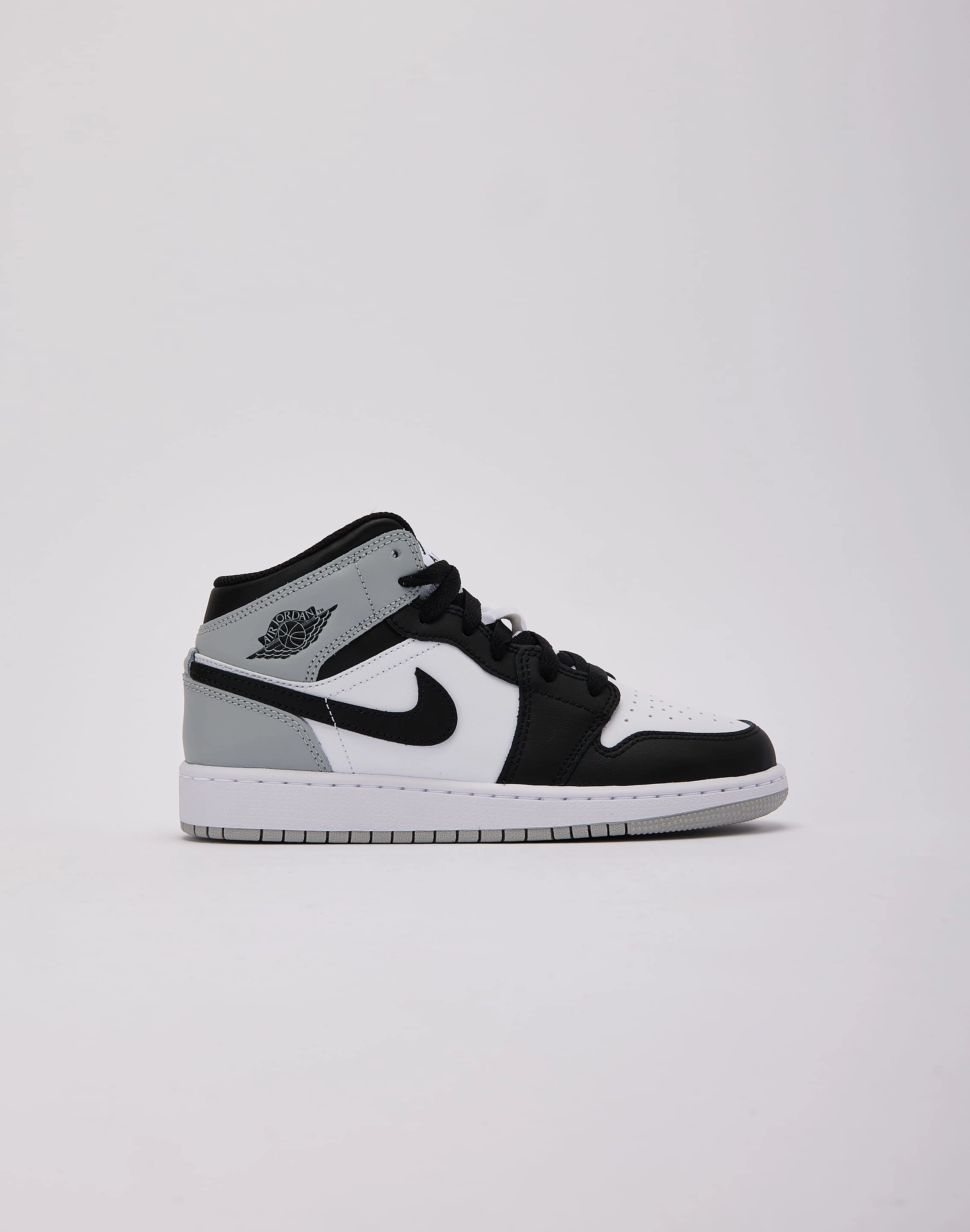 Affordable fashion Jordan Air Jordan 1 Mid Grade-School Fashionable options