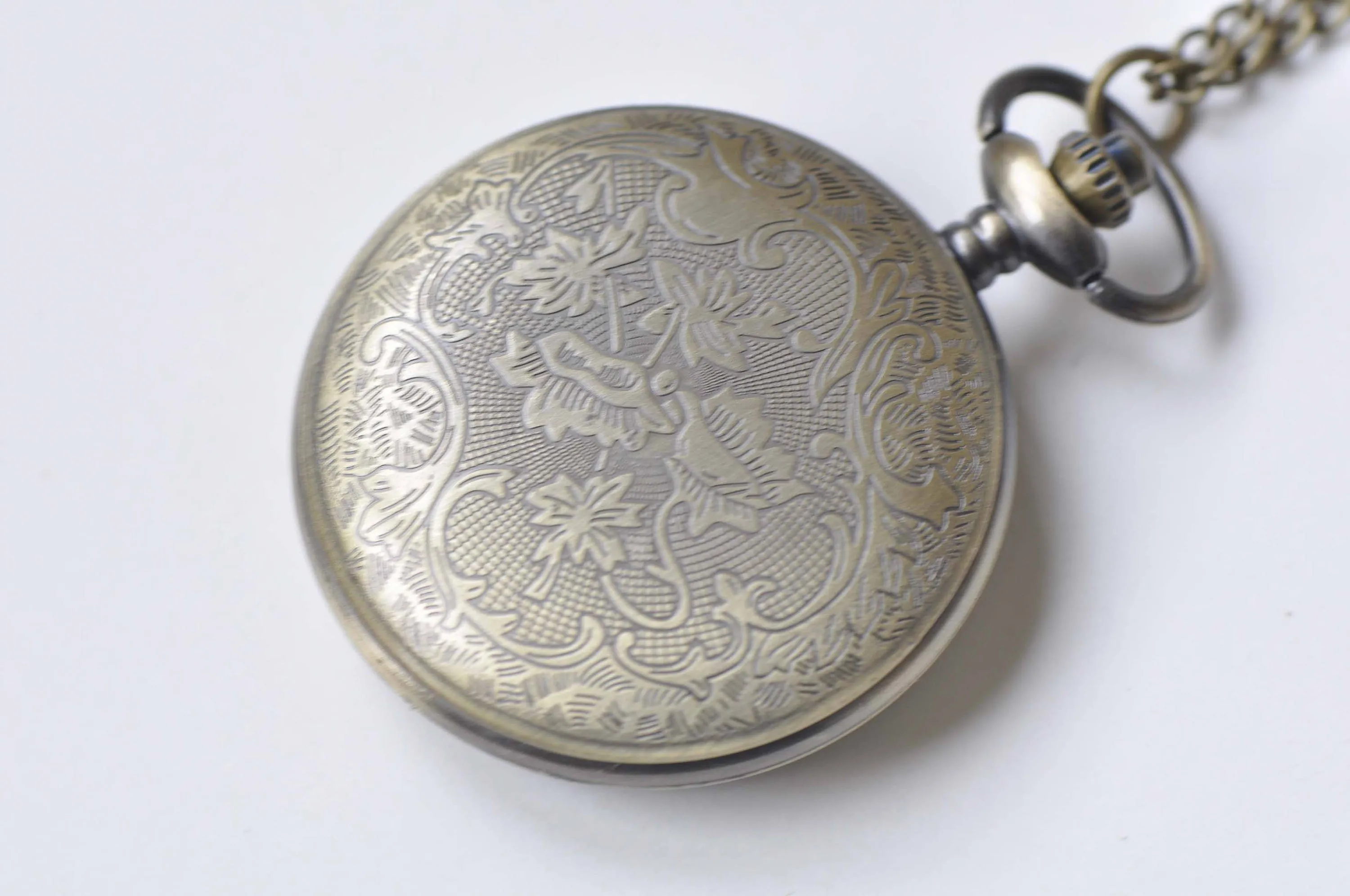 Antique Bronze Large Filigree Flower Round Pocket Watch Set of 1 A1617