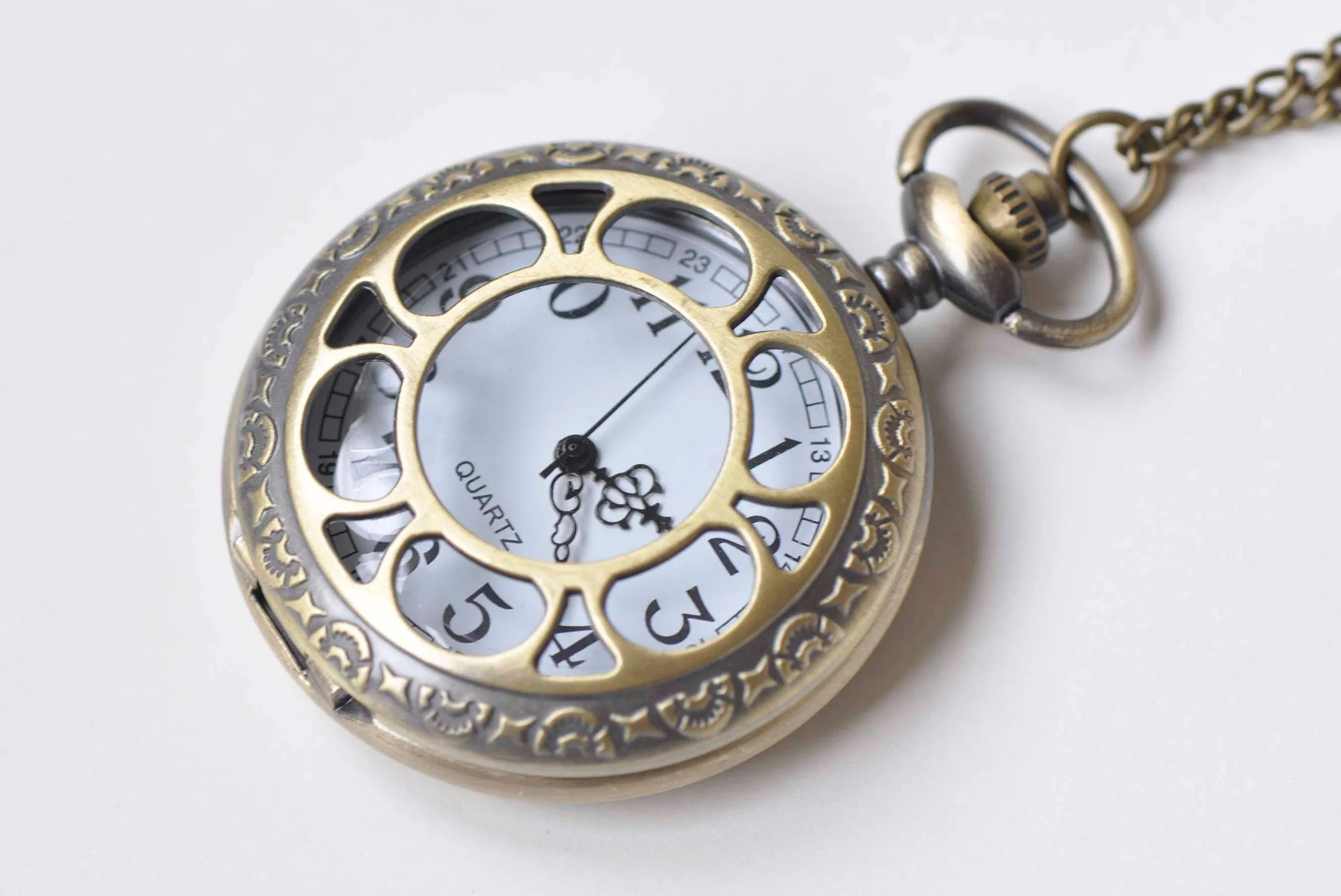 Antique Bronze Large Filigree Flower Round Pocket Watch Set of 1 A1617