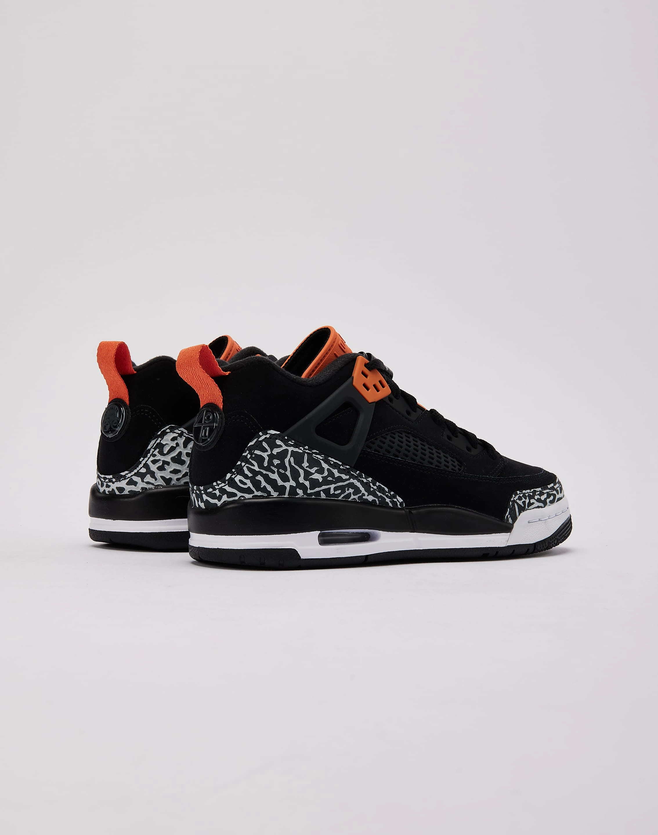 Apparel finds Jordan Spizike Low Grade-School