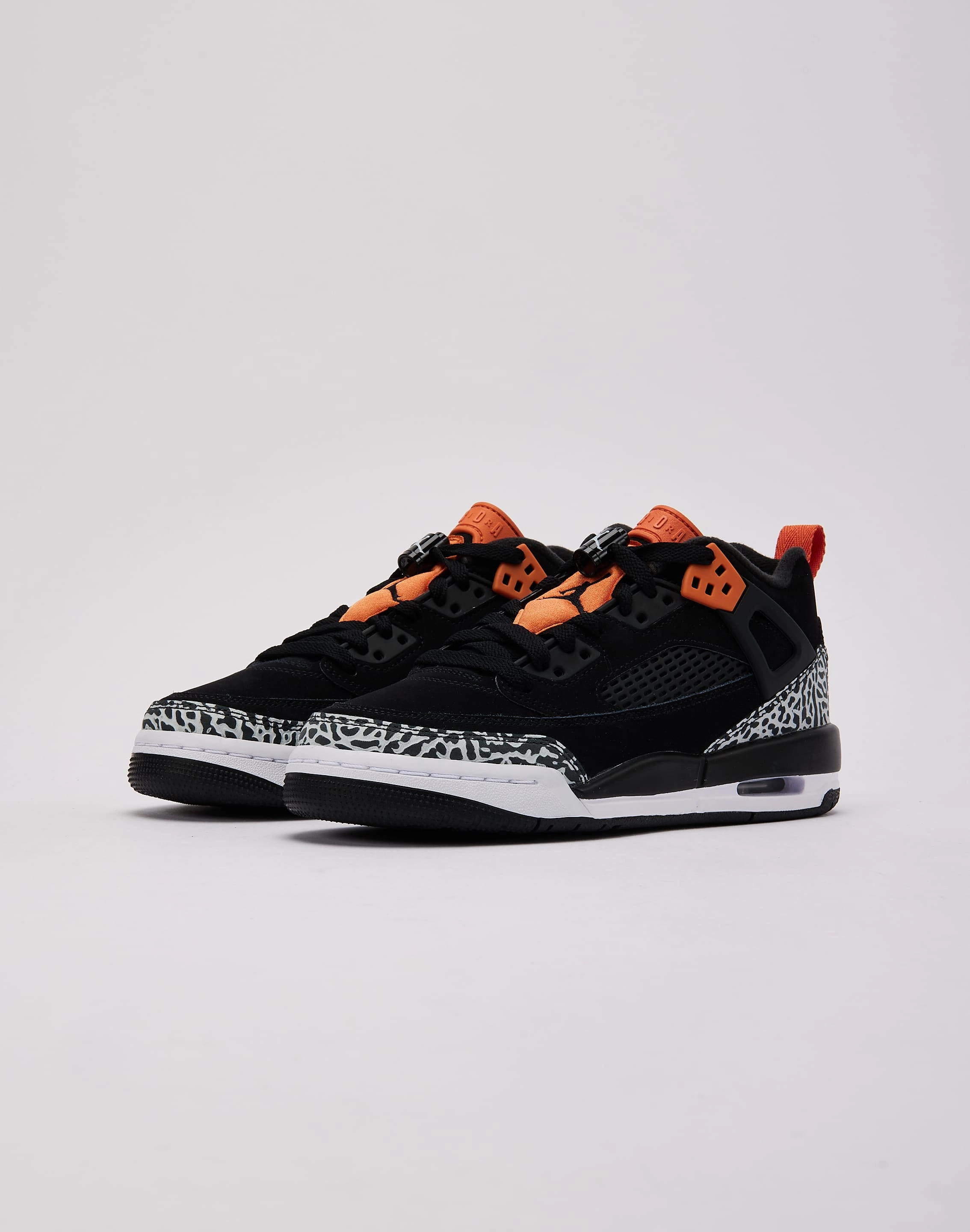 Apparel finds Jordan Spizike Low Grade-School