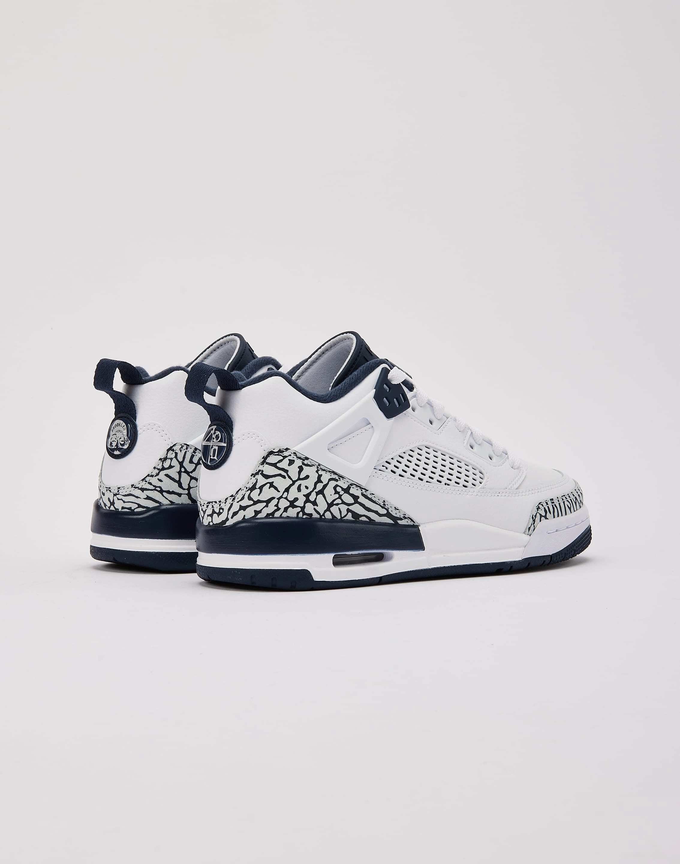 Athleisure fashion Jordan Spizike Low Grade-School