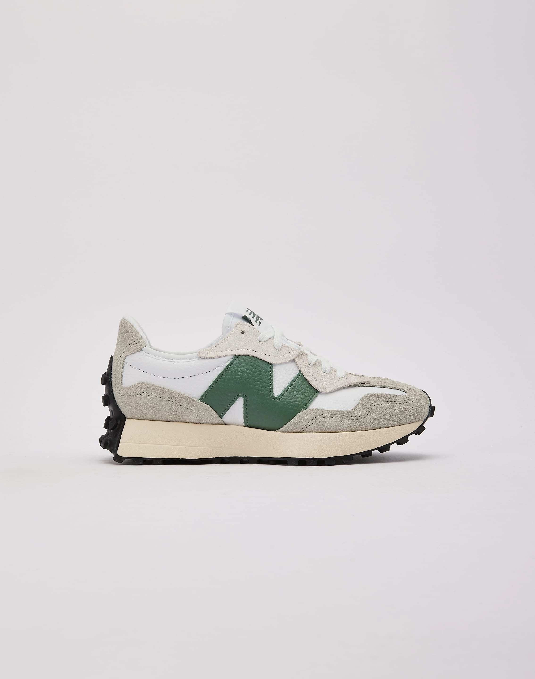 Business casual wear New Balance 327 Modern fashion