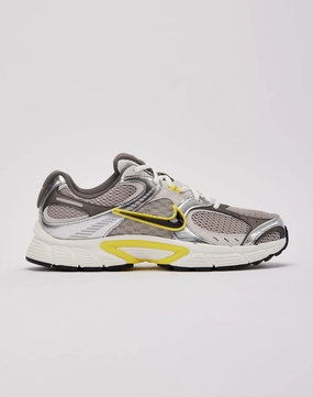 Business casual wear Nike V5 RNR Fashion boutiques