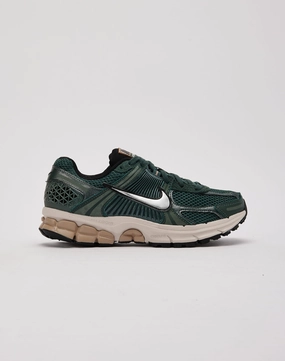 Classic fashion pieces Nike Zoom Vomero 5 Formal wear selections