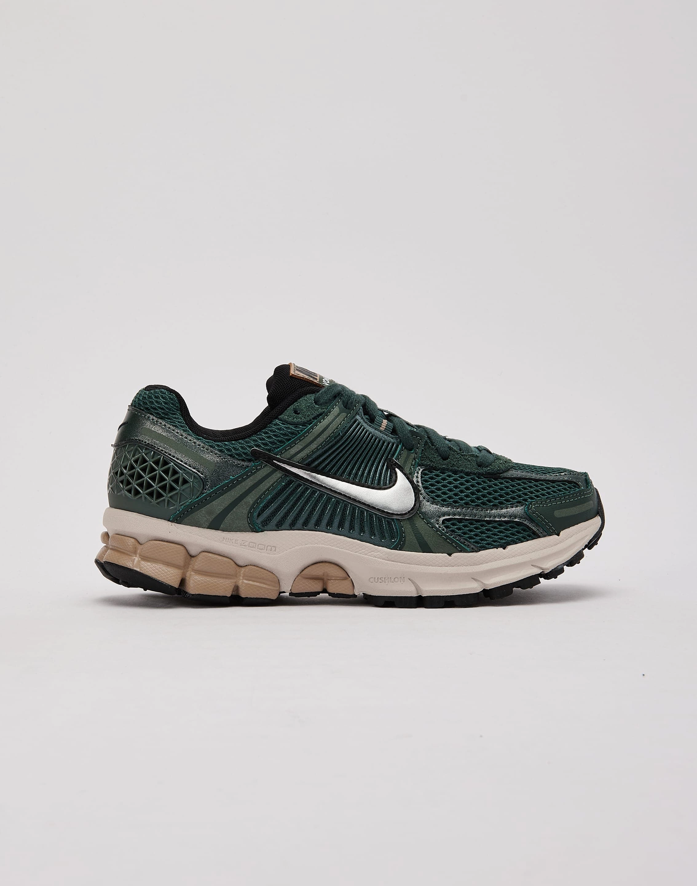Classic fashion pieces Nike Zoom Vomero 5 Formal wear selections