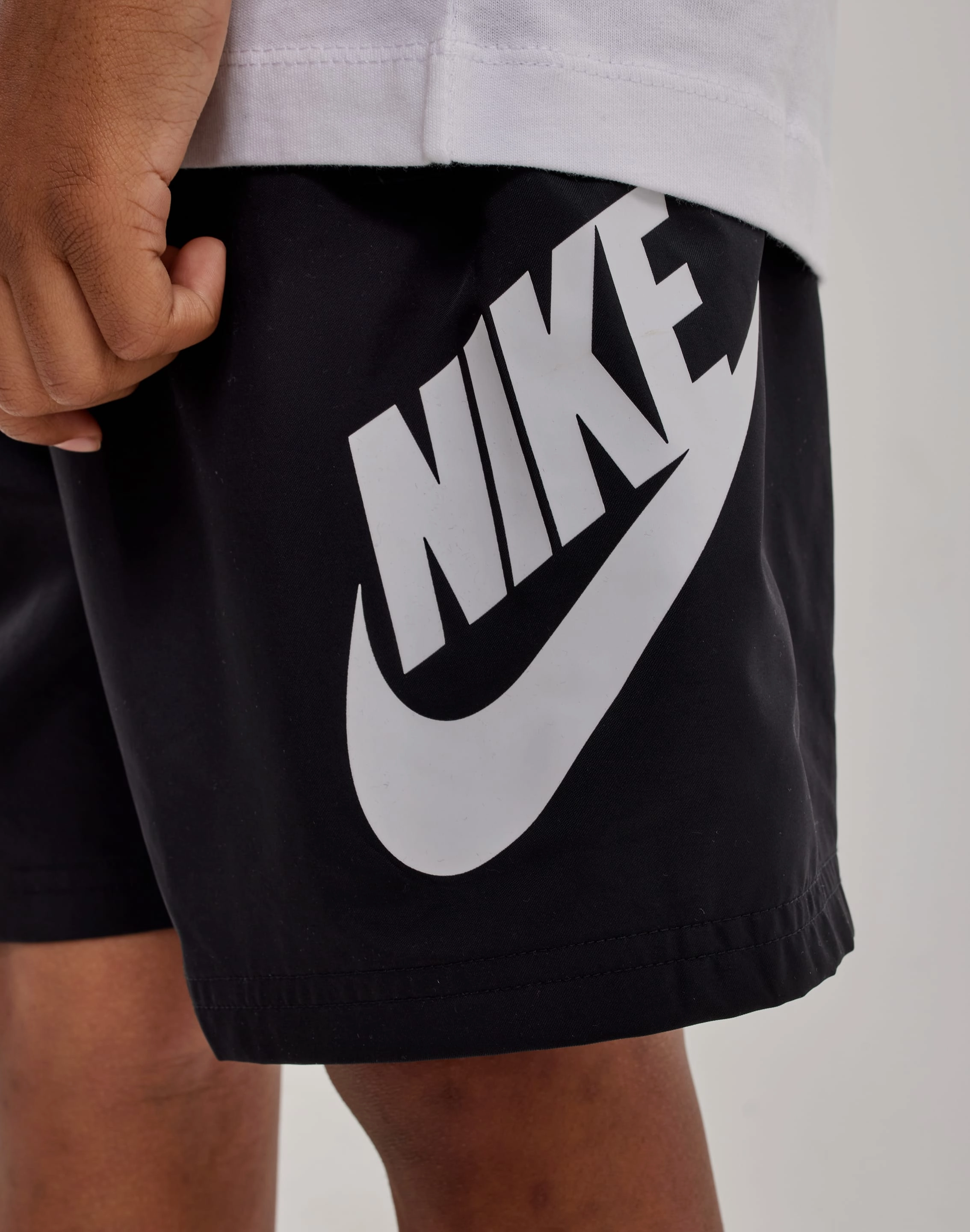 Clothing and accessories Nike Club Woven Shorts Grade-School