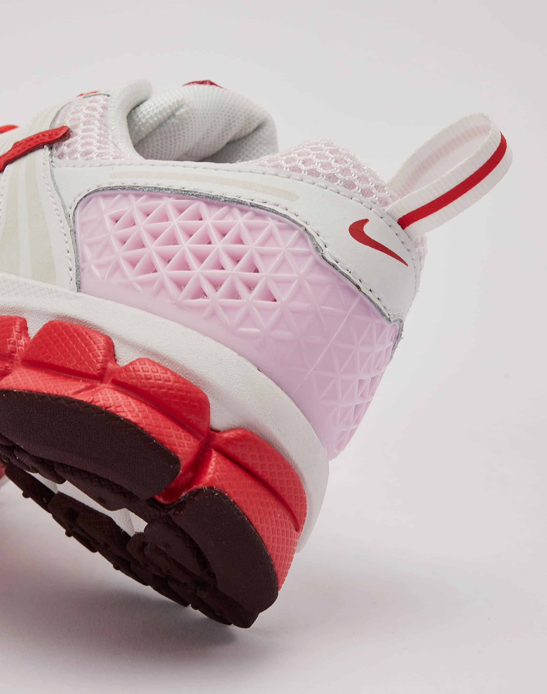 Clothing and accessories Nike Vomero 5 'V-Day' Grade-School