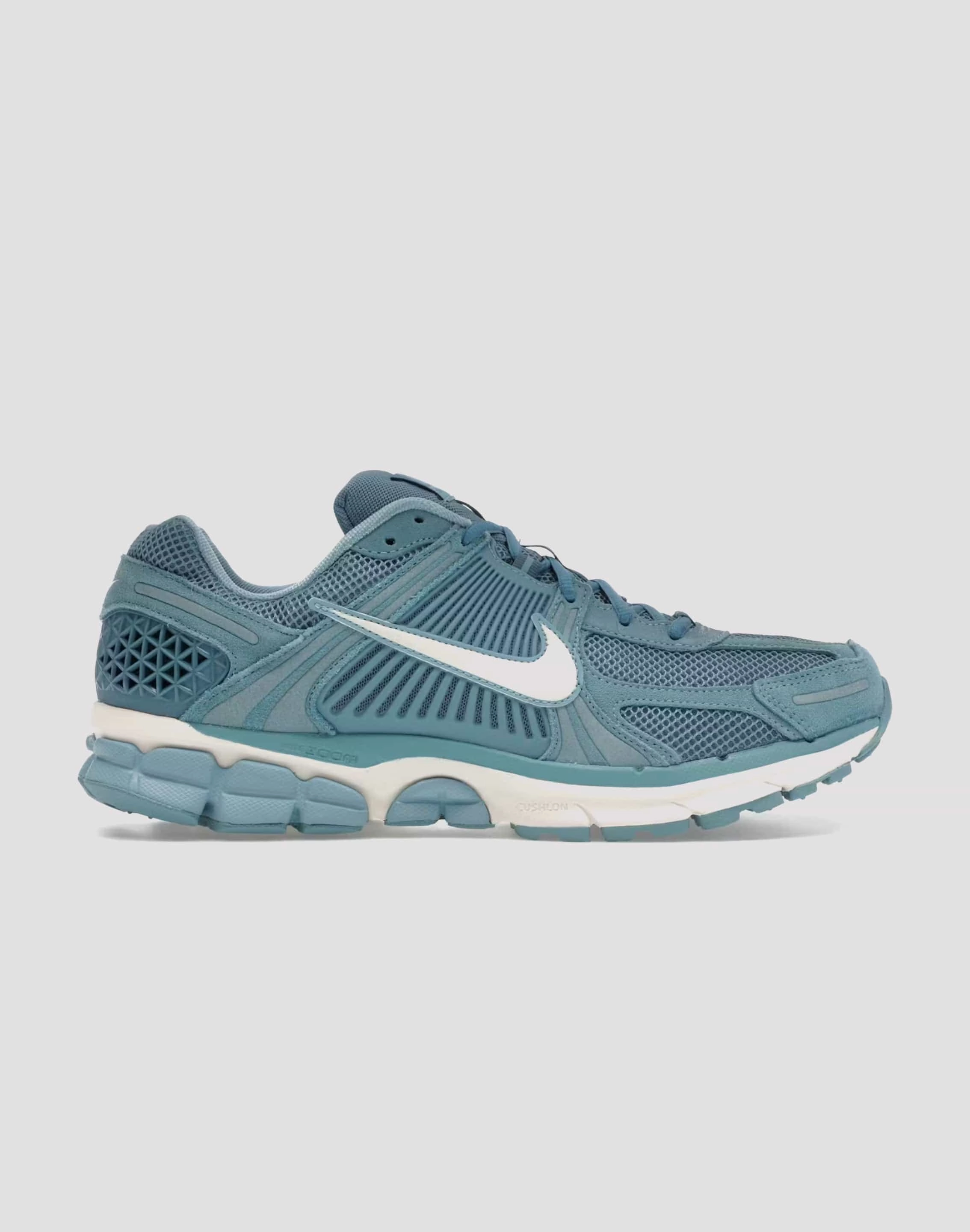 Clothing and accessories Nike Zoom Vomero 5 Fashion swaps