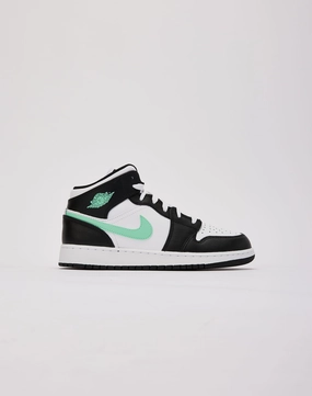 Clothing assortments Jordan Air Jordan 1 Mid Grade-School Smart fashion (wearables)
