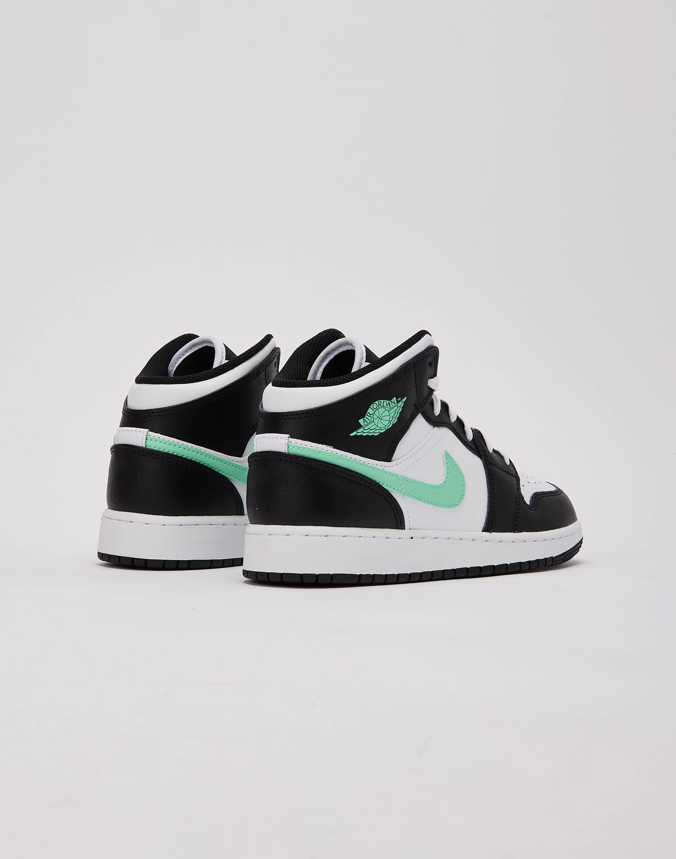 Clothing assortments Jordan Air Jordan 1 Mid Grade-School