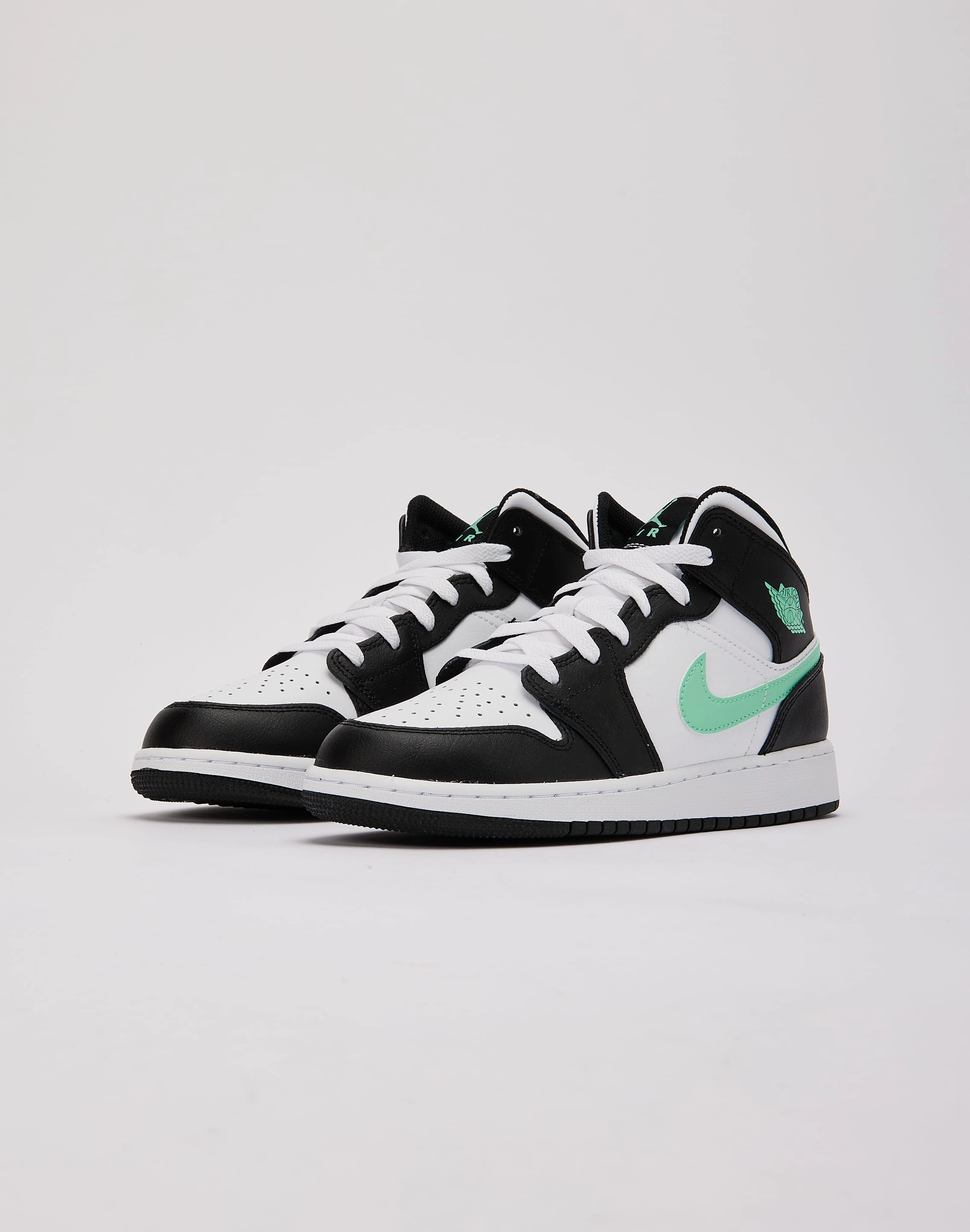 Clothing assortments Jordan Air Jordan 1 Mid Grade-School