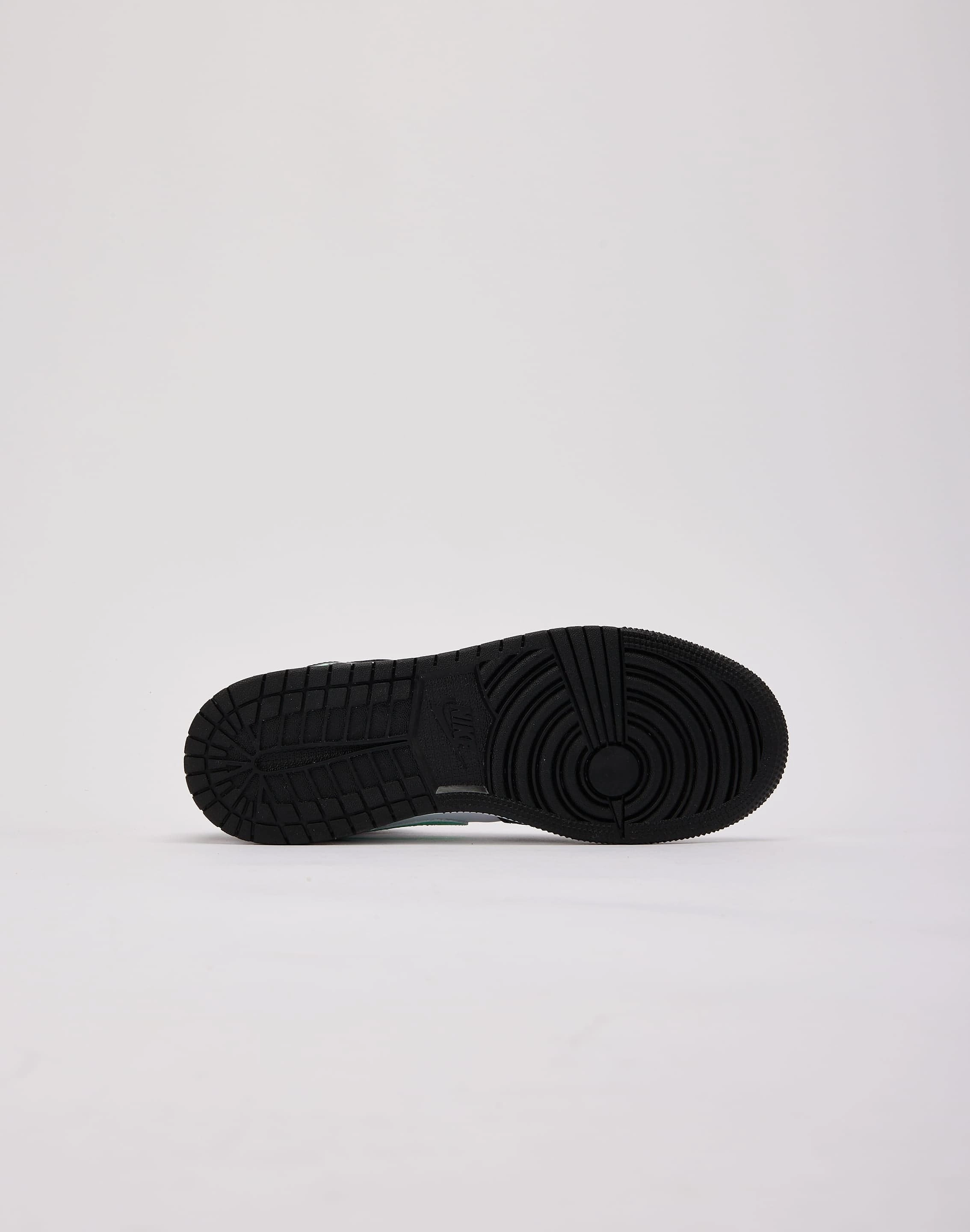 Clothing assortments Jordan Air Jordan 1 Mid Grade-School