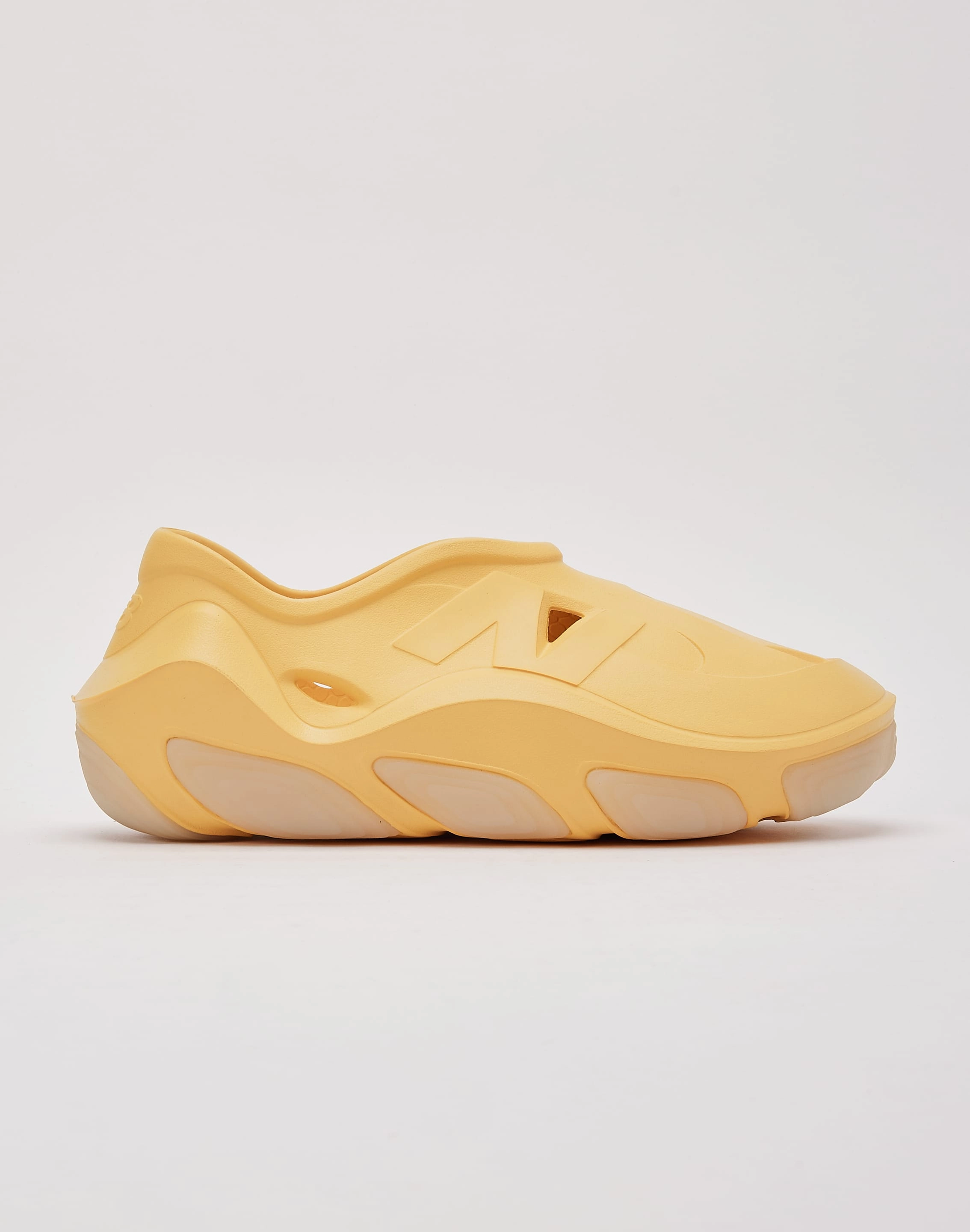 Clothing assortments New Balance Fresh Foam X RCVRY Fashion-forward items