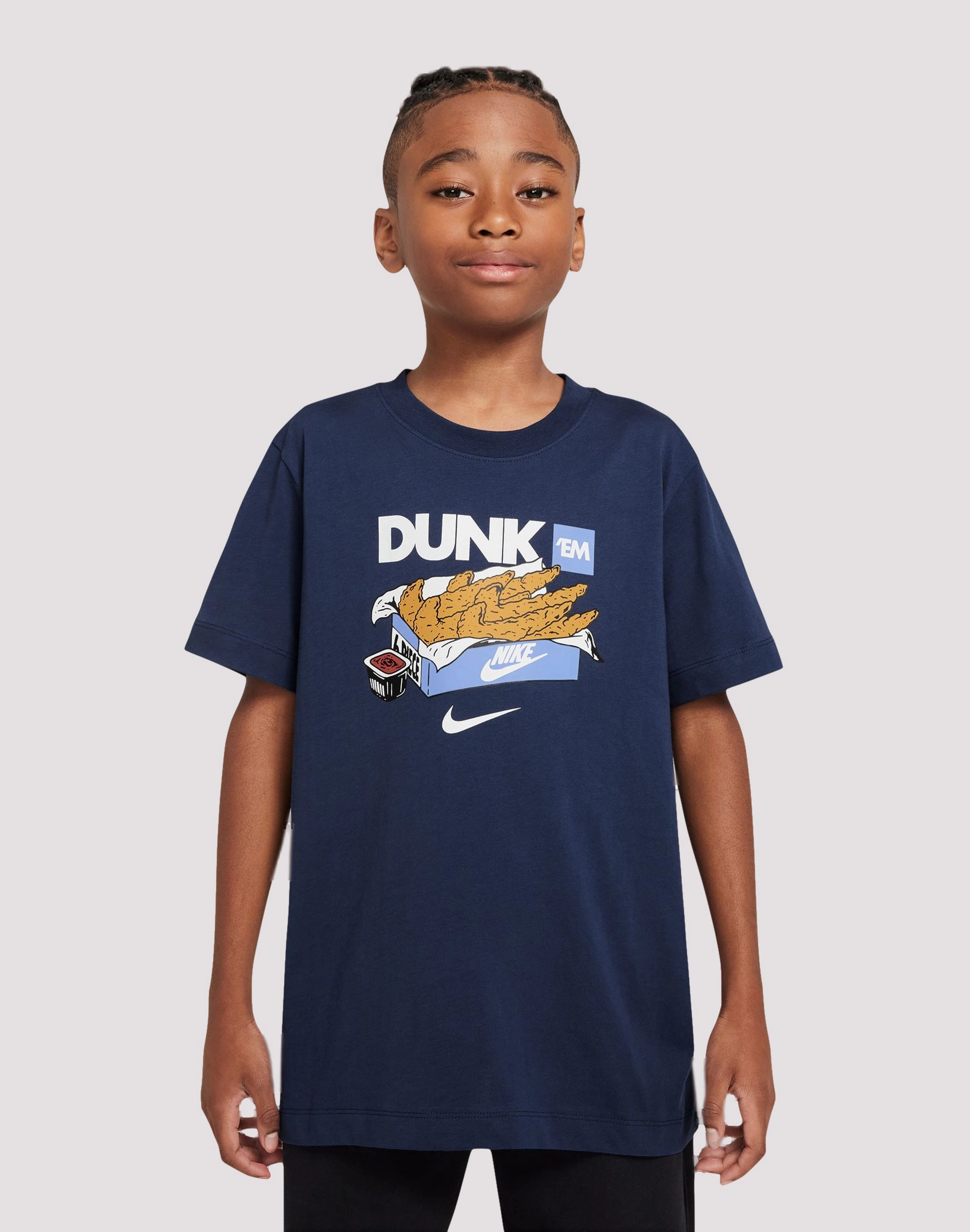 Nike Dunk Tee Grade-School Fashion models Fashion history