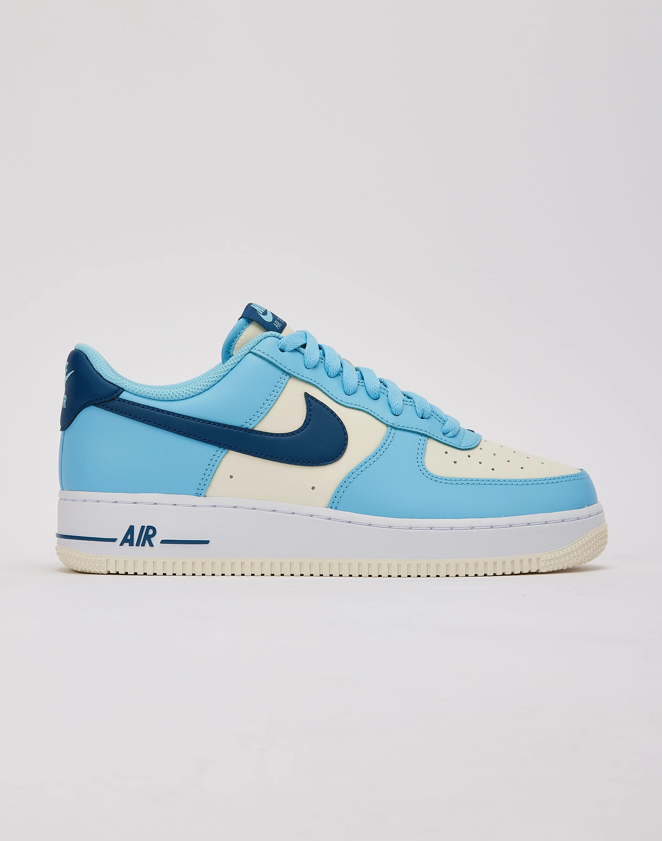 Comfortable apparel Nike Air Force 1 Low '07 Fashionable goods