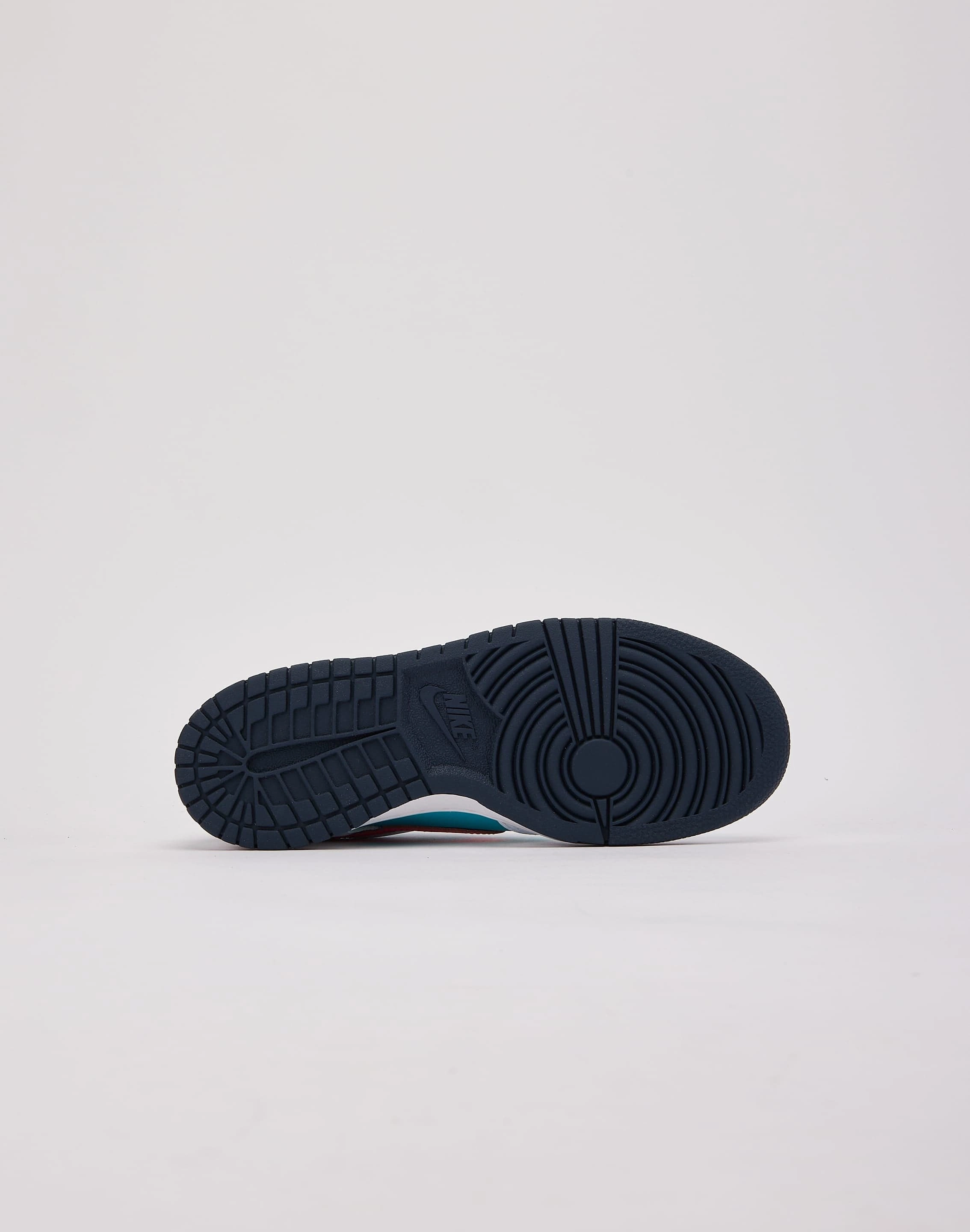 Comfortable apparel Nike Dunk Low Grade-School