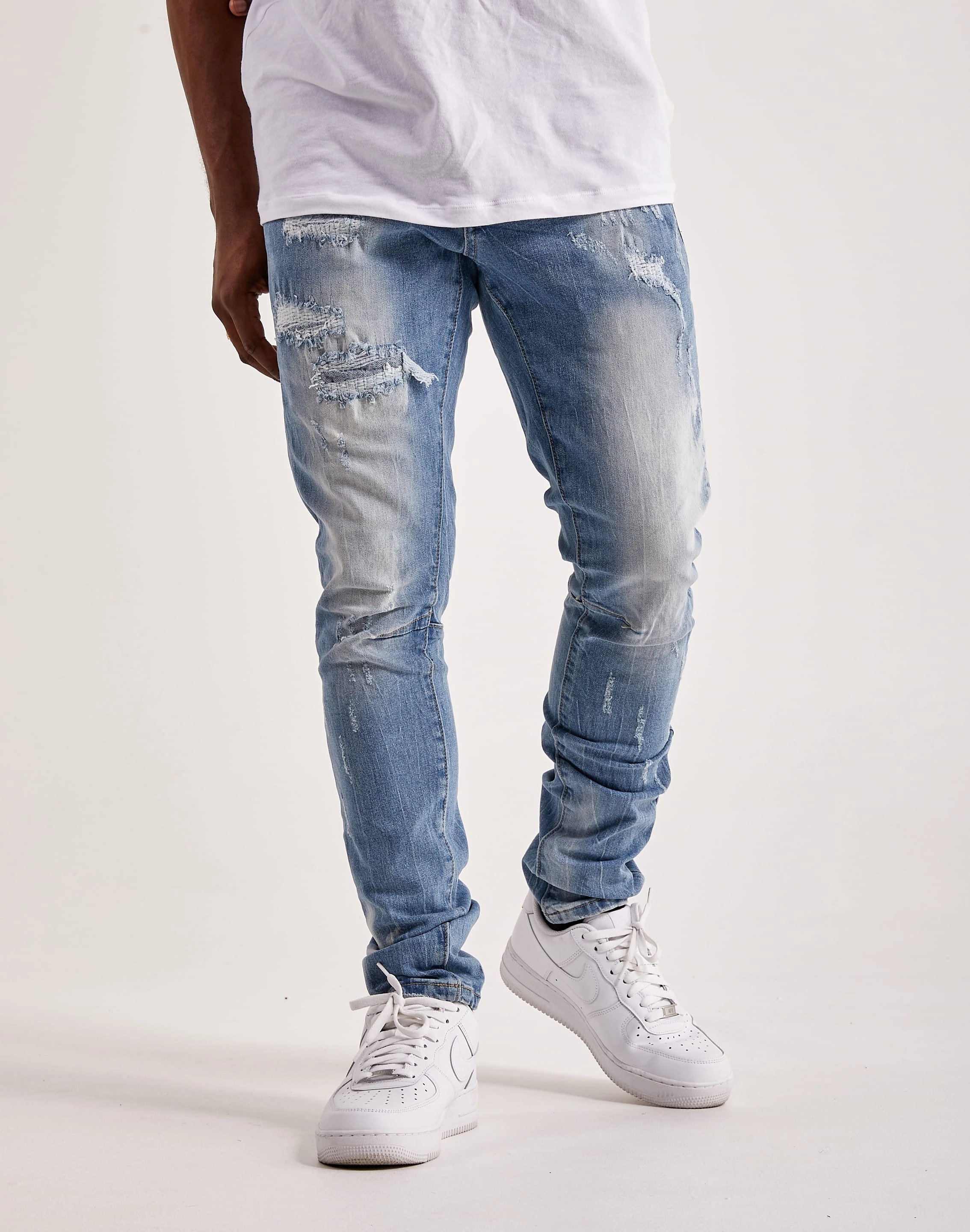 Comfortable apparel Smoke Rise Rip & Repair Jeans Designer fashion items