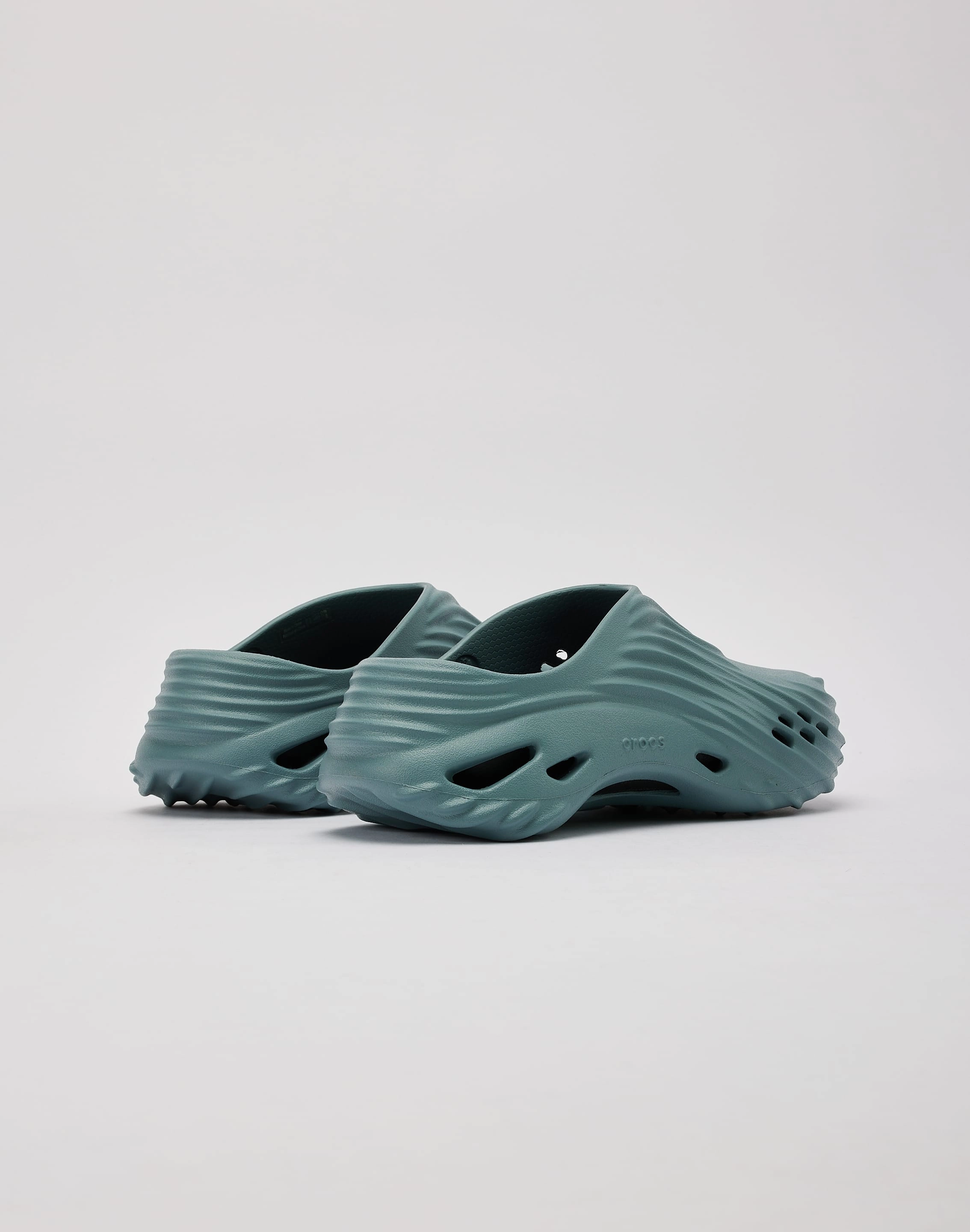 Crocs Echo Wave Grade-School Business casual wear