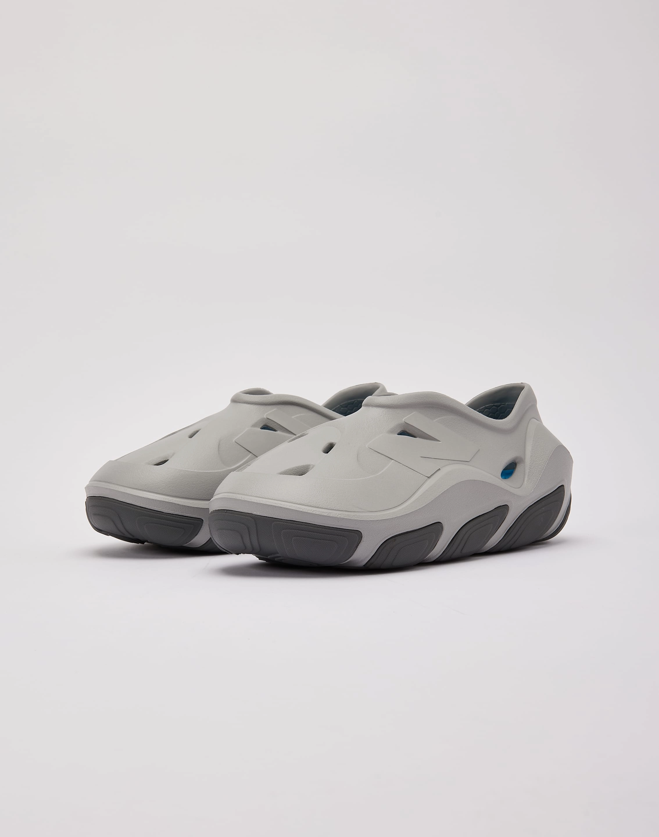 Designer fashion items New Balance Fresh Foam X RCVRY Grade-School