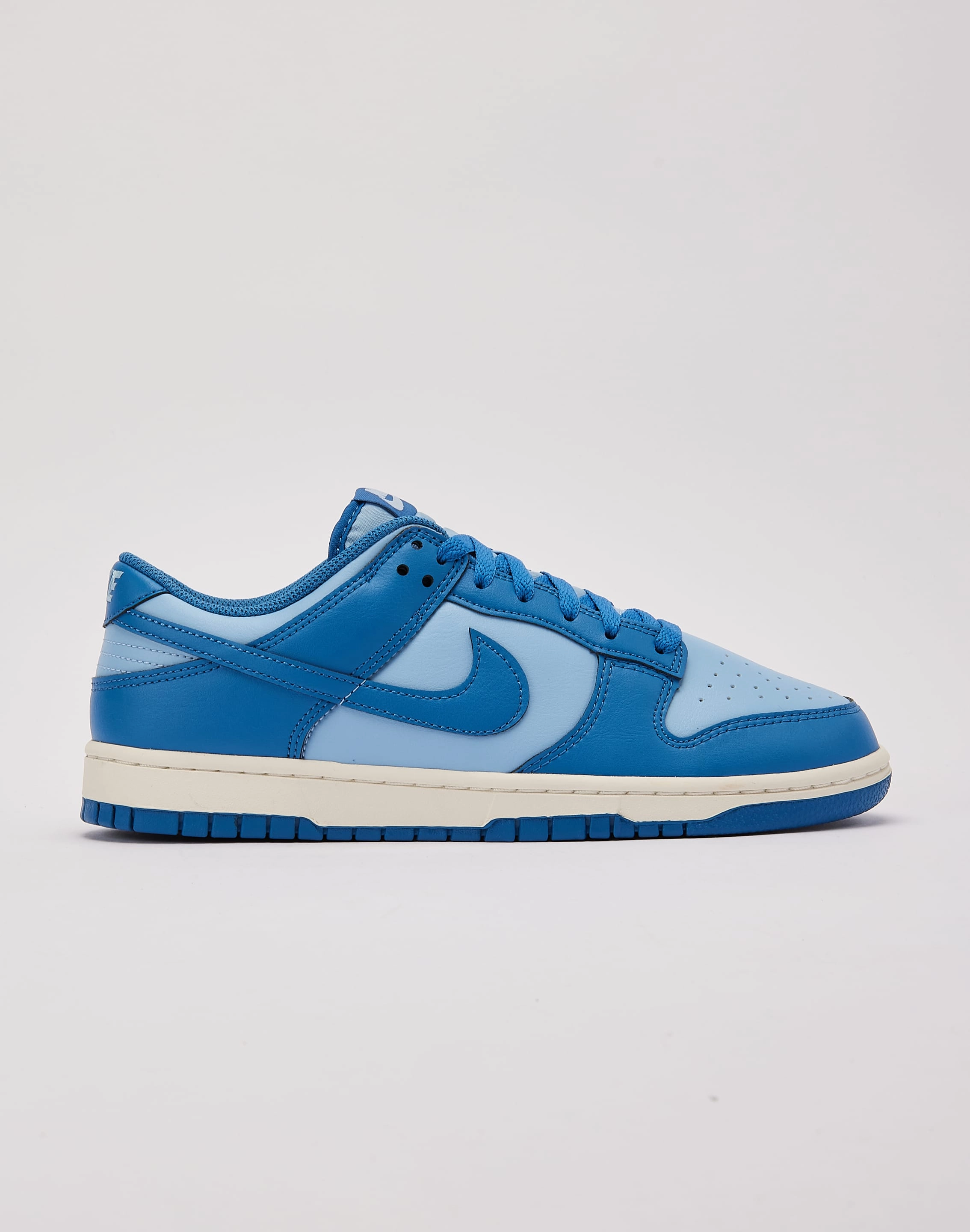 Designer fashion items Nike  Dunk Low Beachwear items