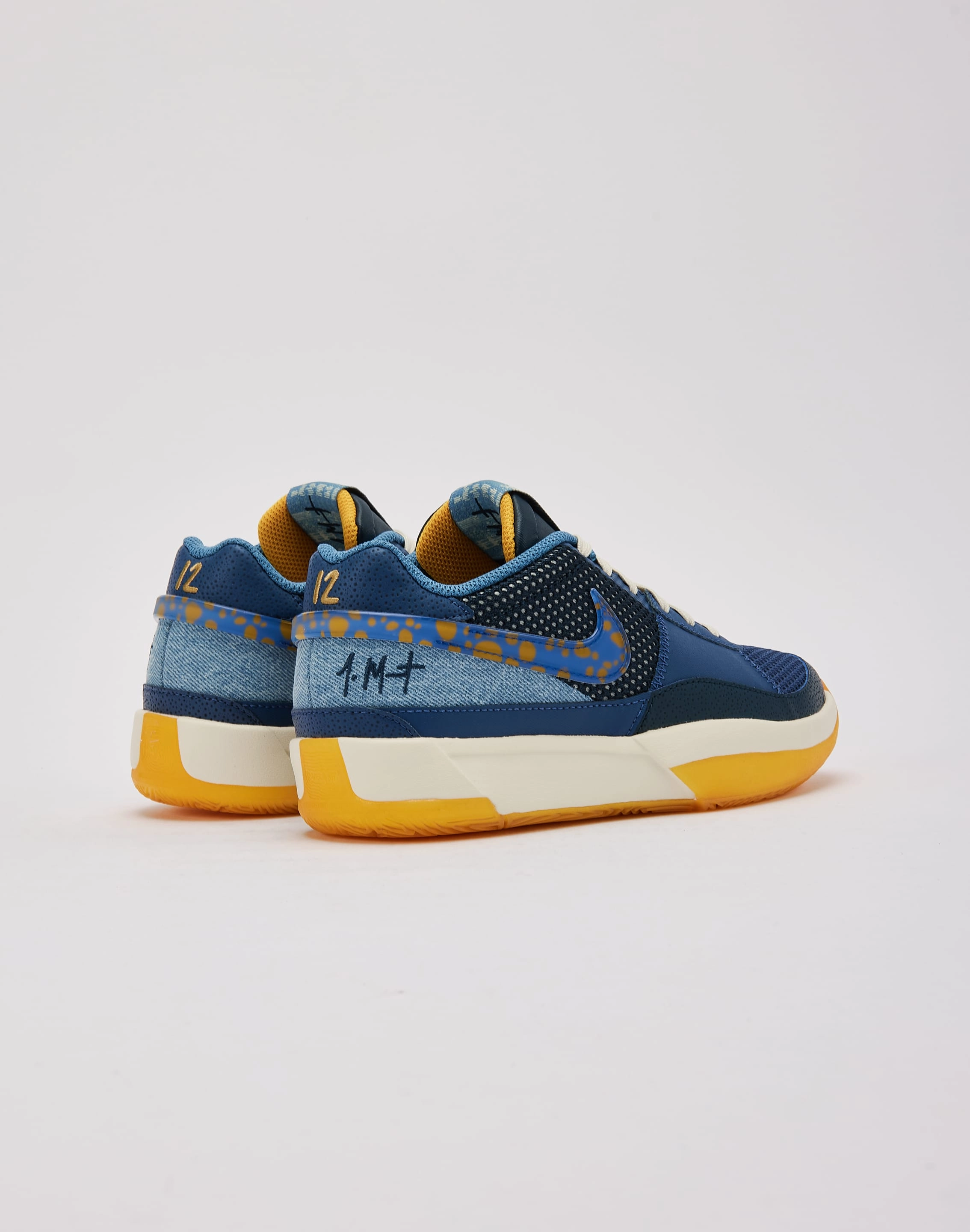 Embroidered fashion Nike Ja 1 SE Grade-School