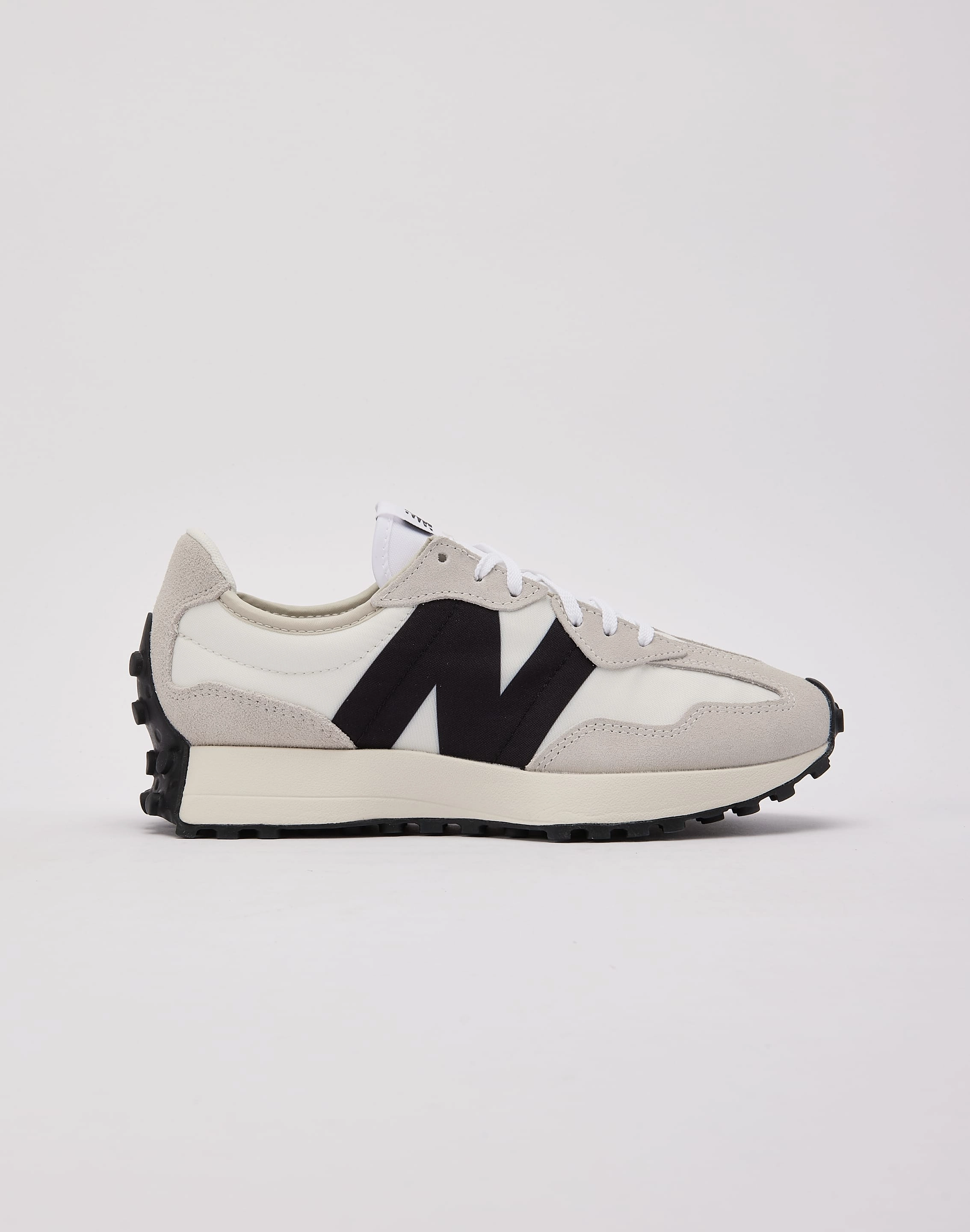 Ethical fashion choices New Balance 327 Minimalist fashion