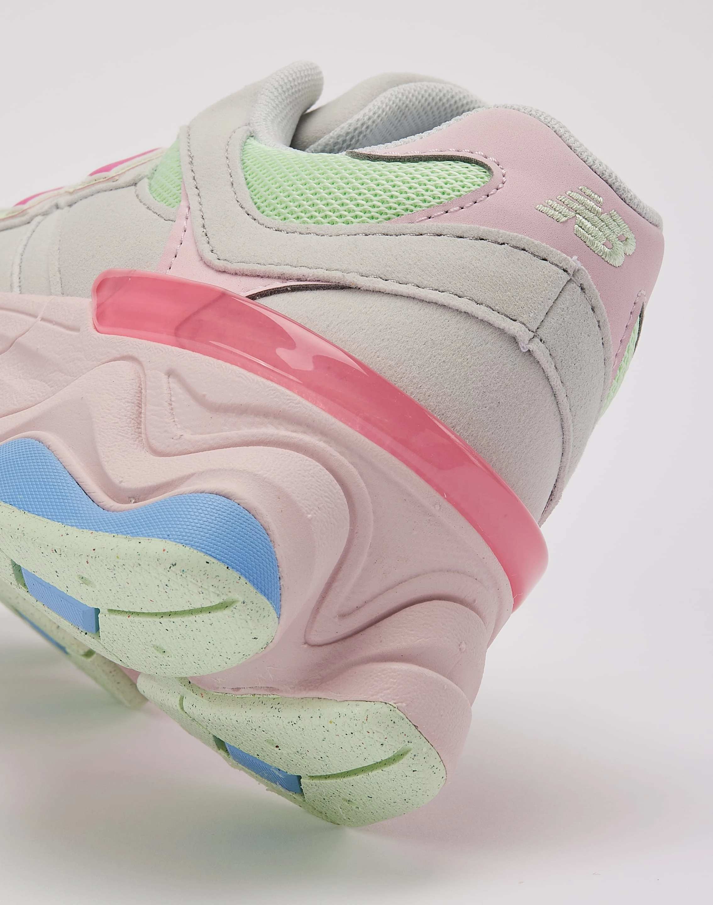 Evening wear New Balance 9060 Grade-School