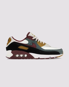 Everyday wear Nike Air Max 90 PRM Fashion bloggers' picks
