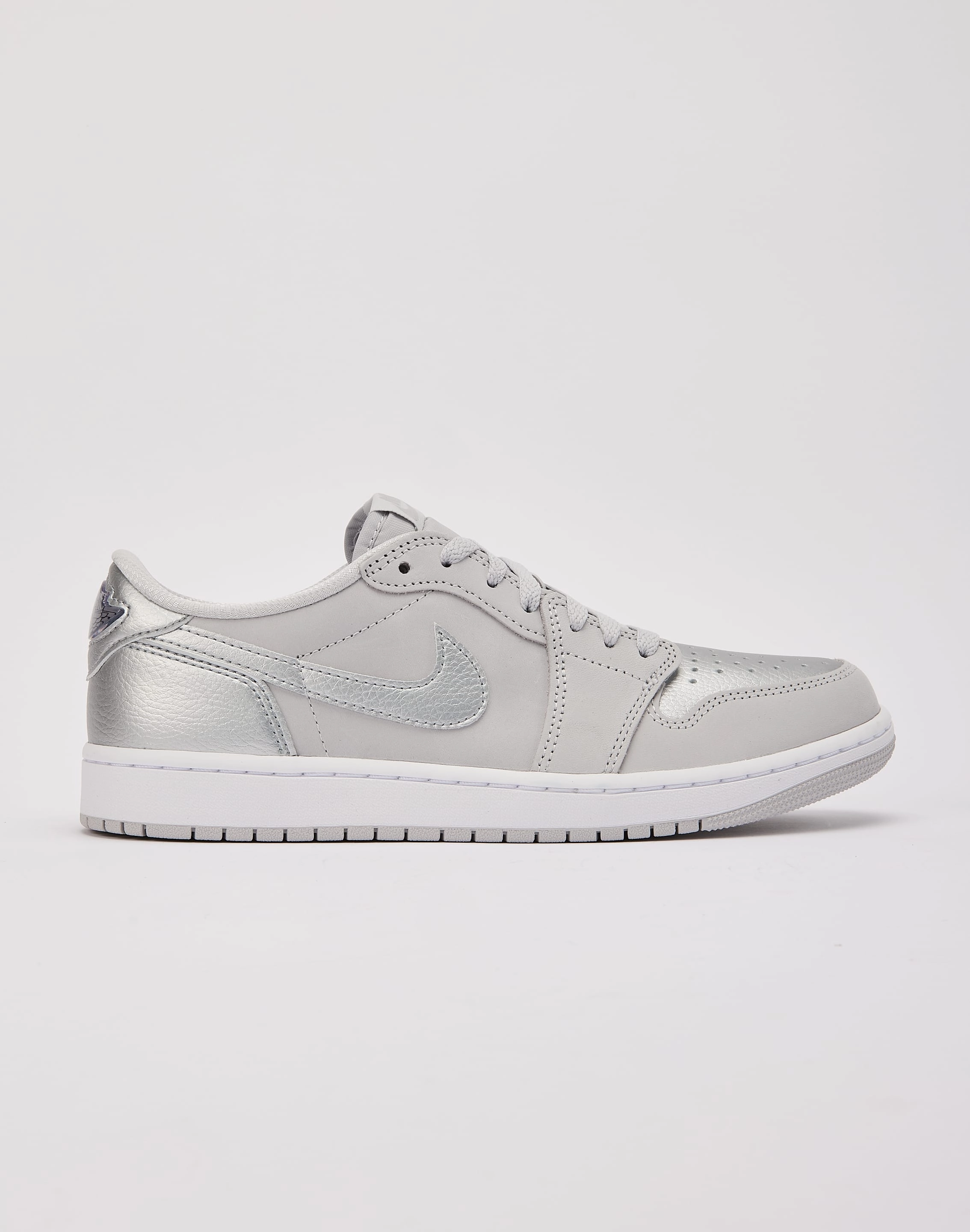 Fashion archives Jordan Air Jordan 1 Retro Low OG 'Metallic Silver' Suede - finished fashion