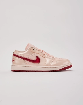 Fashion bloggers' picks Jordan Air Jordan 1 Low SE Denim products