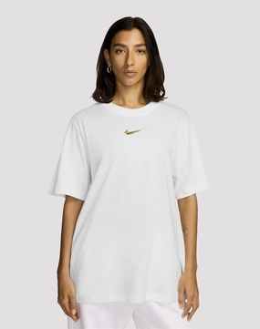 Fashion brands Nike Sportswear Short-Sleeve Tee Fashion photography