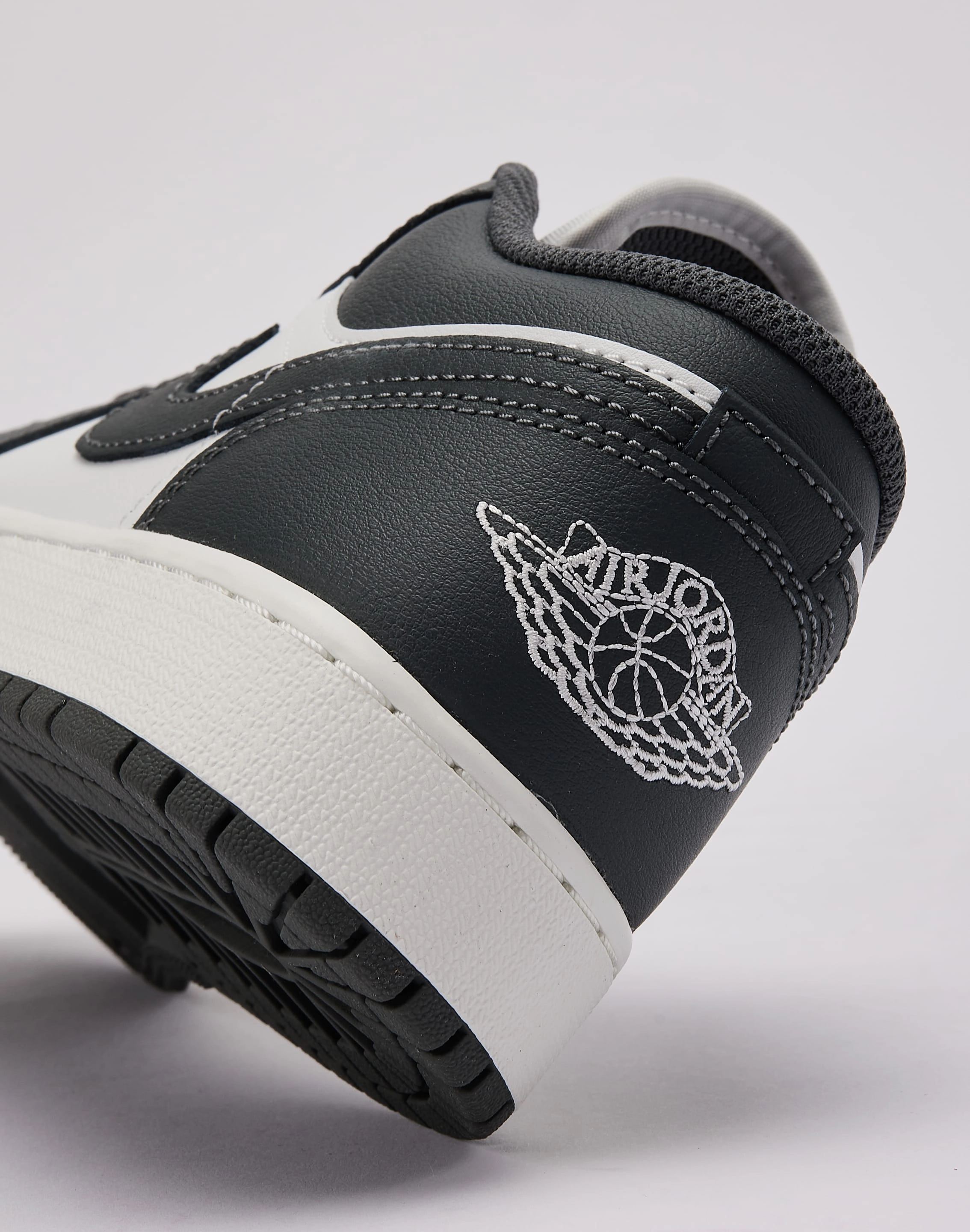 Fashion care (washing, ironing, etc.) Jordan Air Jordan 1 Low Grade-School