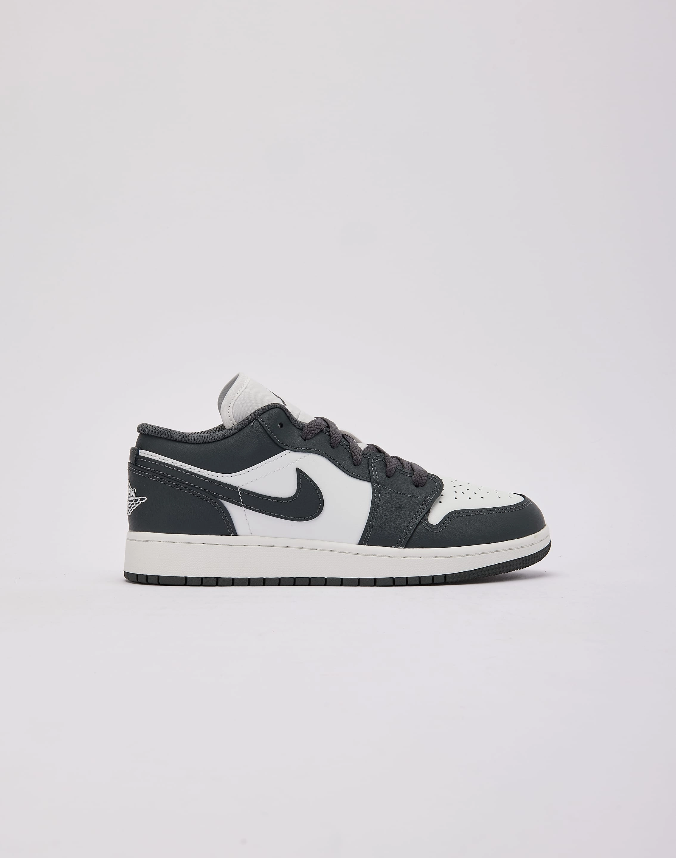 Fashion care (washing, ironing, etc.) Jordan Air Jordan 1 Low Grade-School High - end fashion