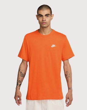 Fashion forecasting Nike Nike Sportswear Club Men's Orange Tee Fashionable goods