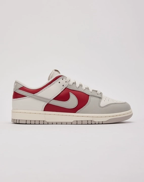 Fashion-forward items Nike Dunk Low Business casual wear