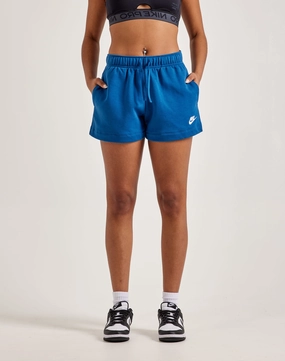 Fashion influencers' recommendations Nike Club Fleece Mid-Rise Shorts Fashion brands