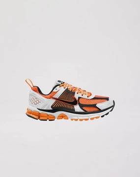 Fashion inspiration Nike Vomero 5 "Total Orange/Black/White/Metallic Platinum" Preschool Boys' Fashion swaps