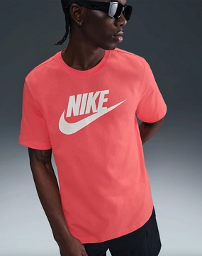 Fashion labels Nike Icon Futura Tee Fashion museums