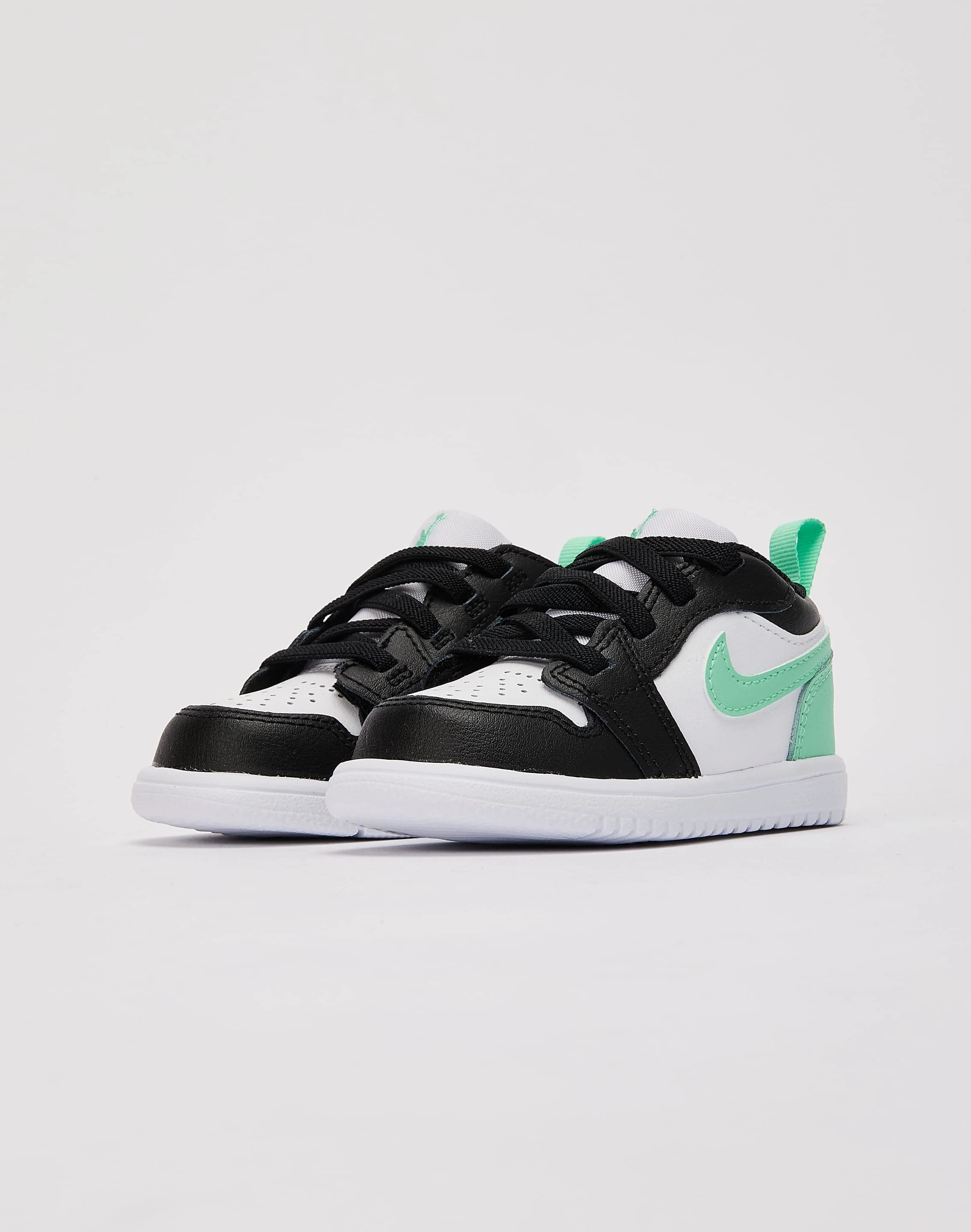 Fashion lookbook Jordan Air Jordan 1 Low Alt Toddler