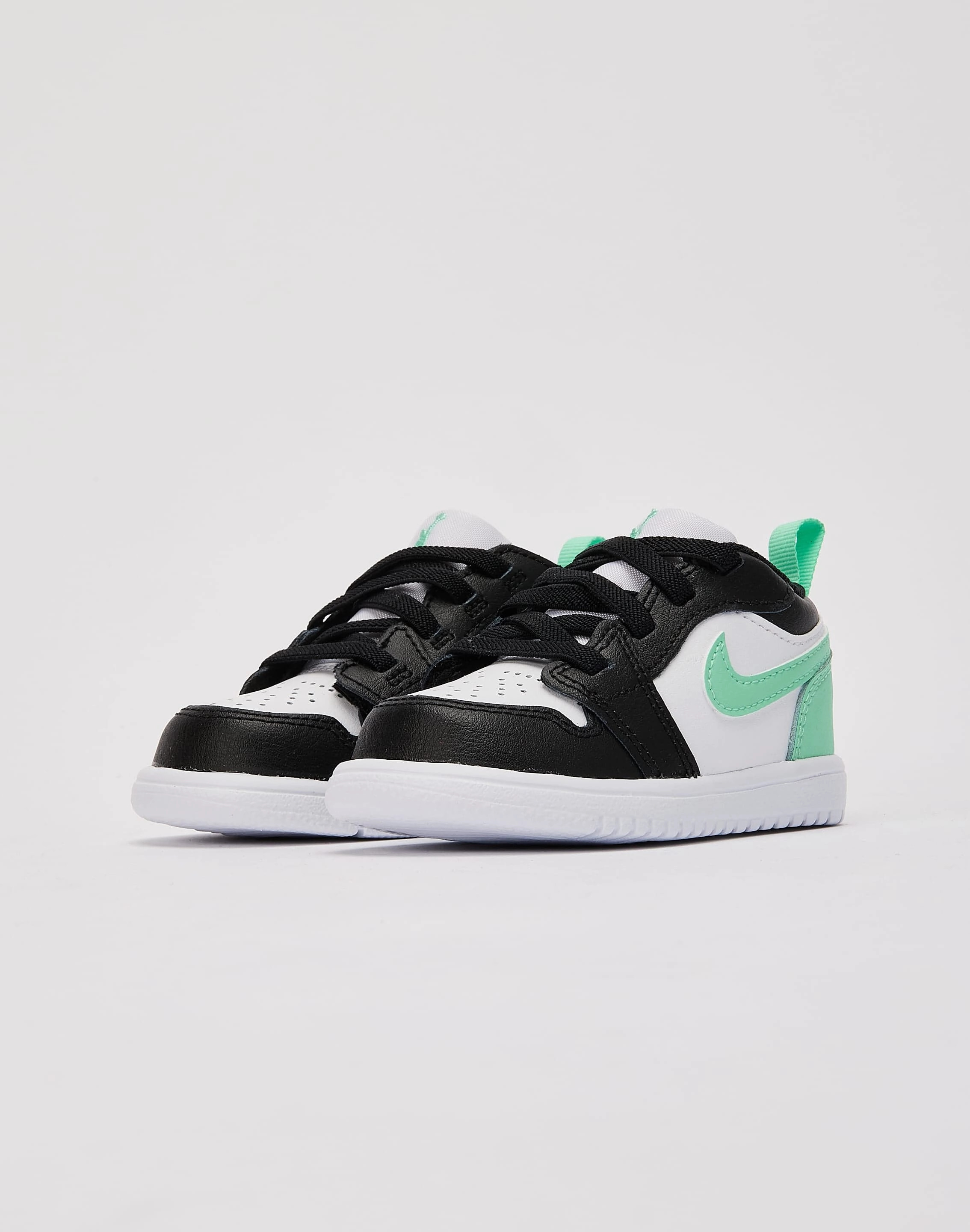 Fashion lookbook Jordan Air Jordan 1 Low Alt Toddler