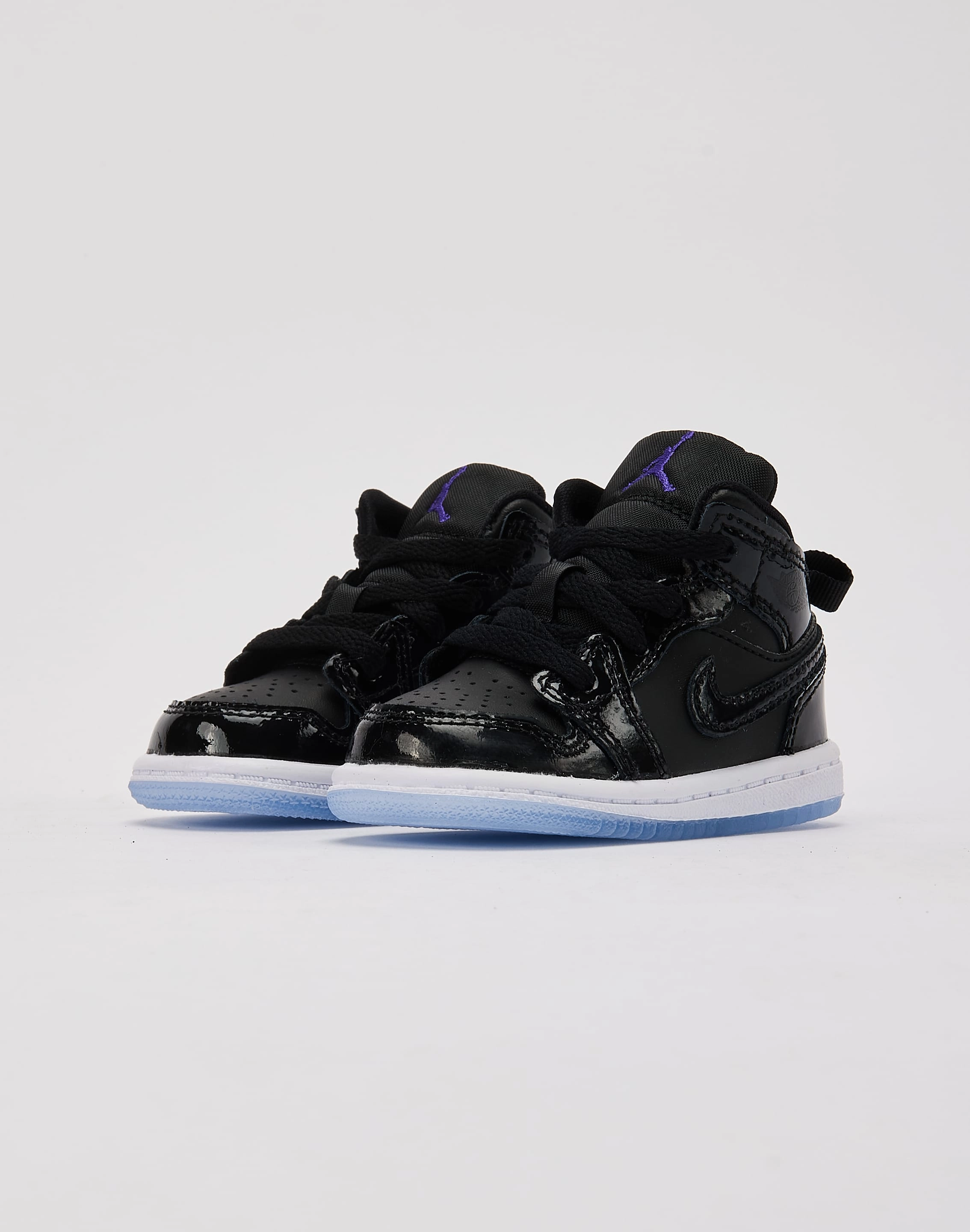 Fashion lookbook Jordan Air Jordan 1 Mid SE Toddler