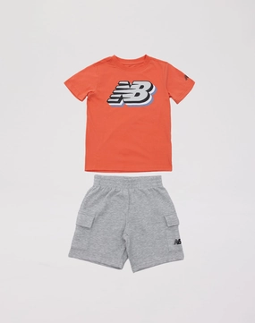 Fashion lookbook New Balance Fleece Cargo Shorts Set Grade-School Street fashion