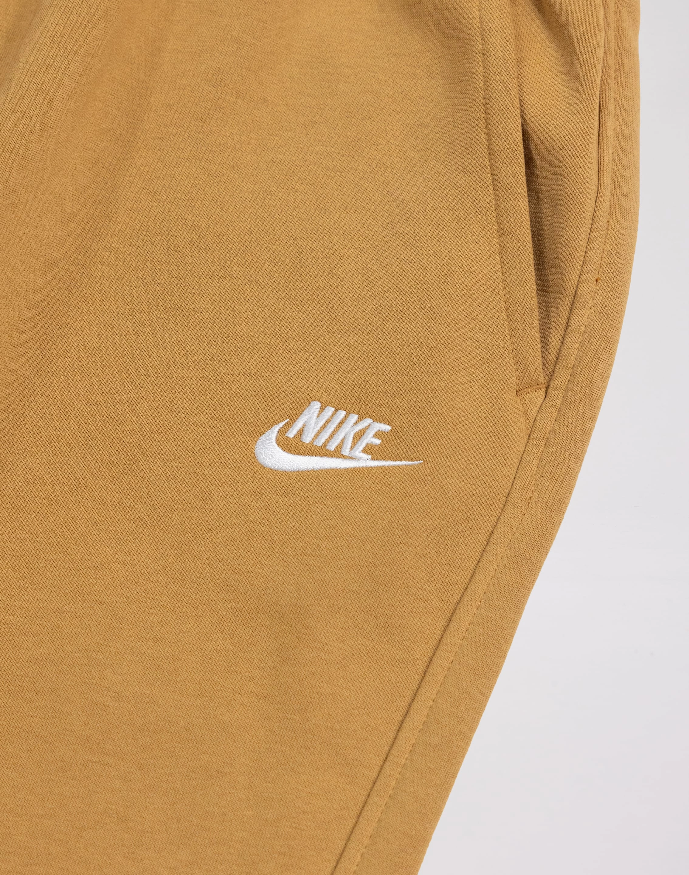 Fashion lookbook Nike Club Fleece Joggers Grade-School