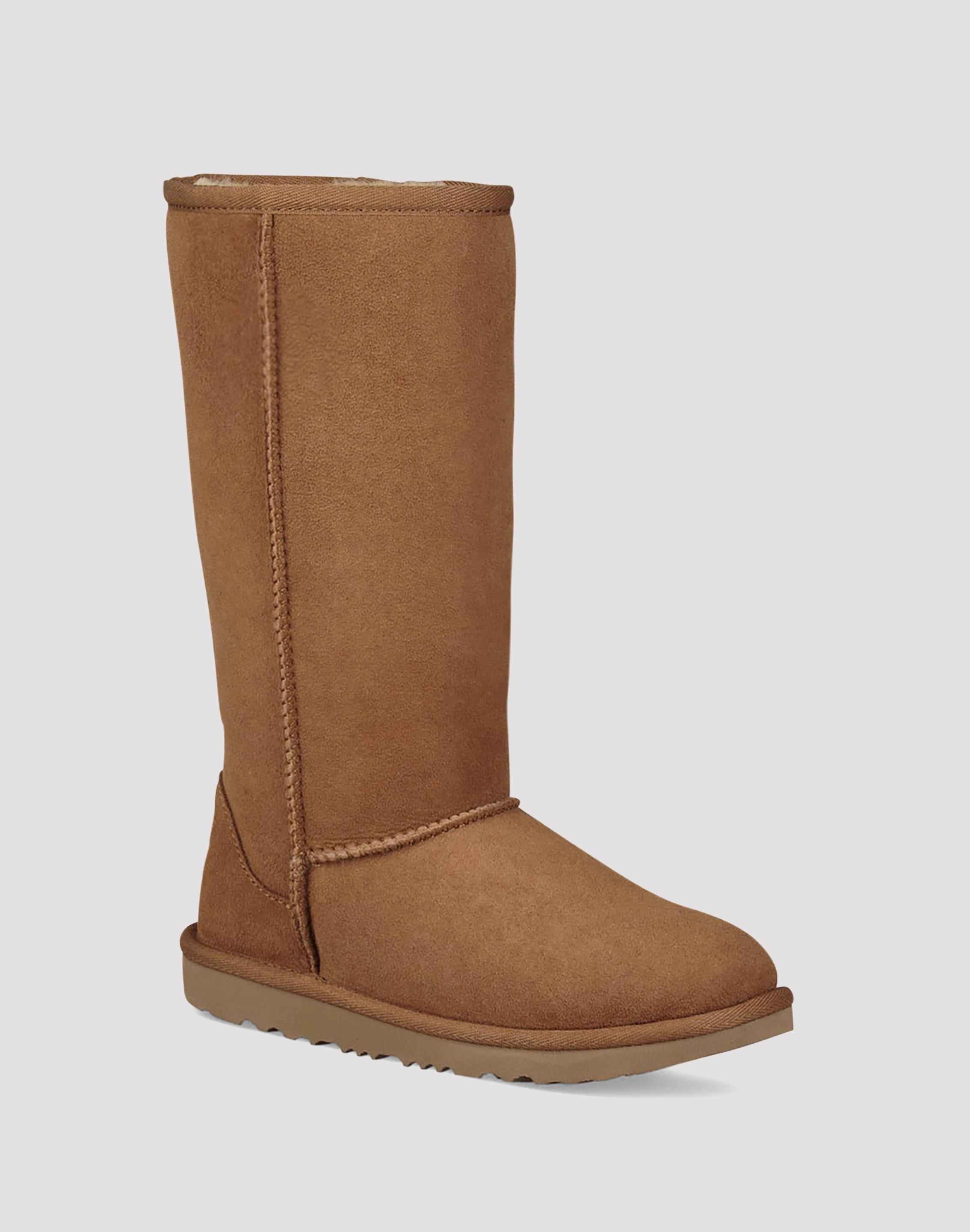 Fashion lookbook UGG Classic II Tall Grade School Girls' "Chestnut" Boot